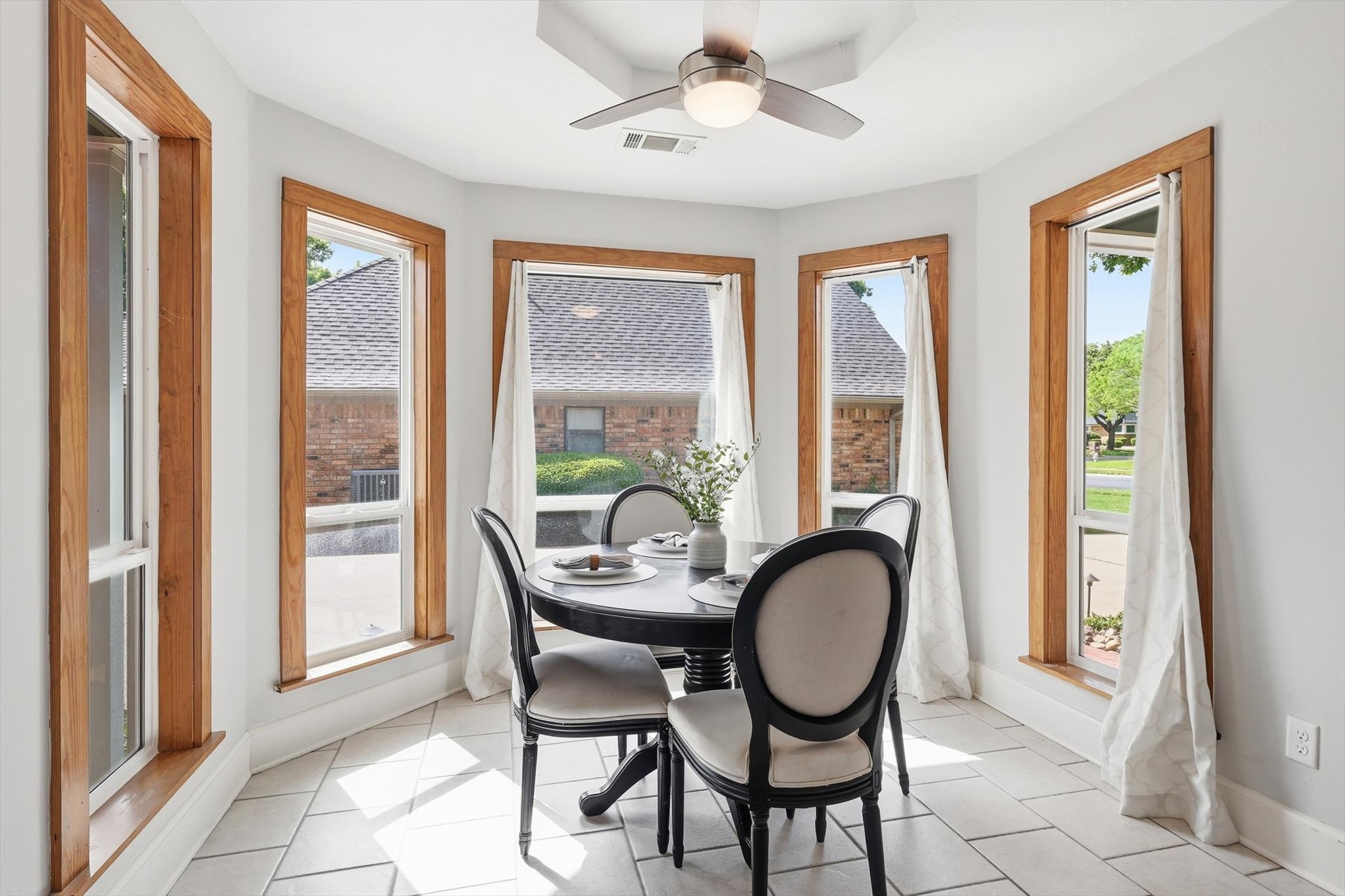 613 Evergreen Drive Hurst TX 76054