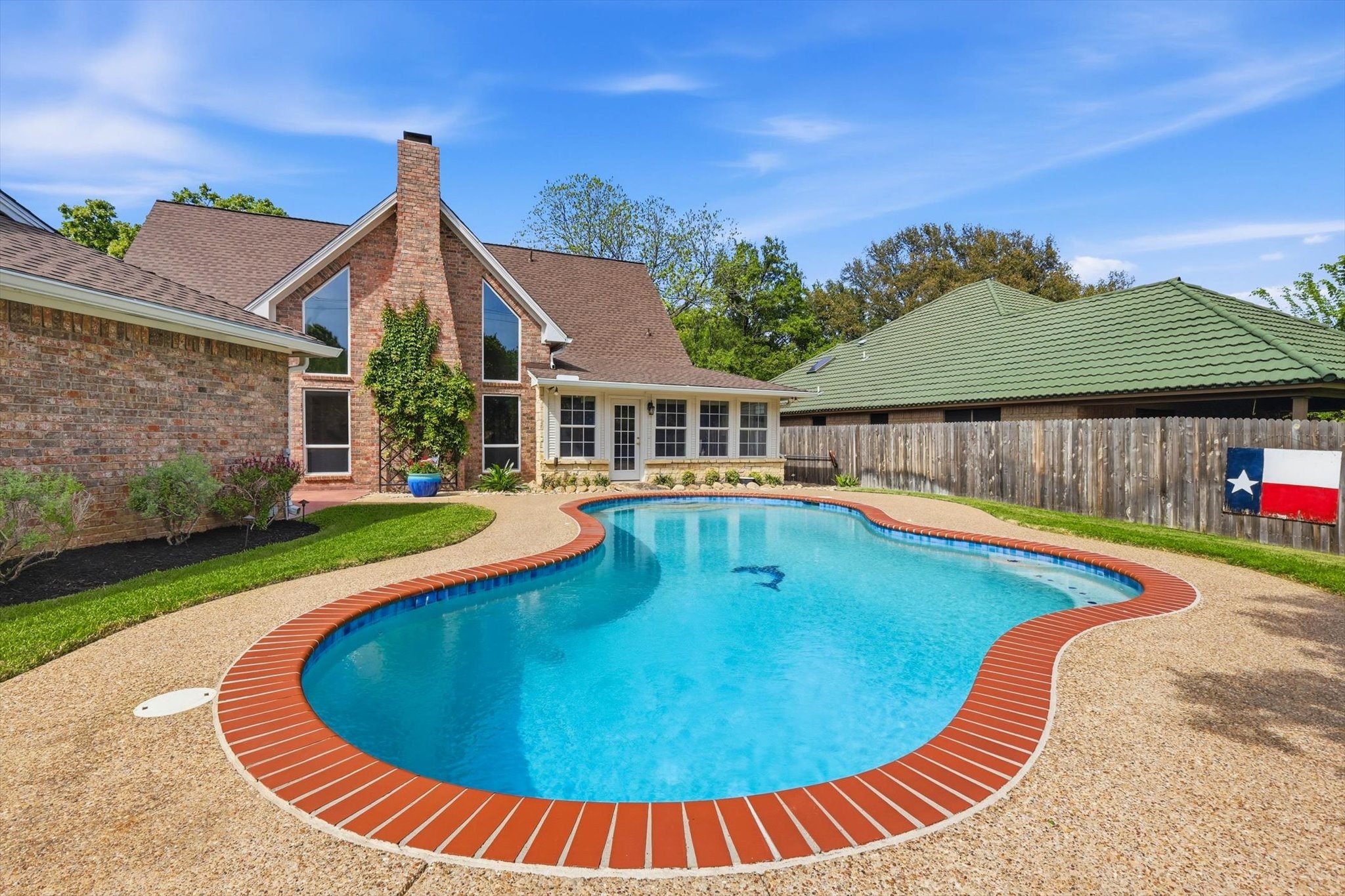 613 Evergreen Drive Hurst TX 76054