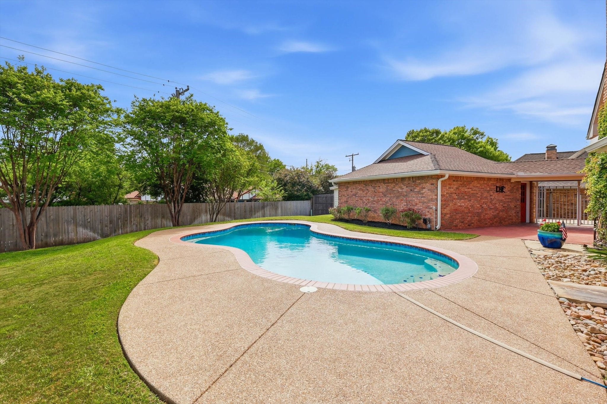 613 Evergreen Drive Hurst TX 76054