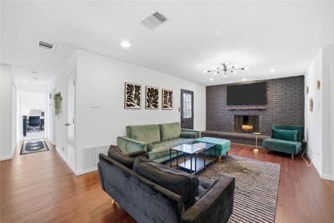 8142 Clear Springs Road Dallas TX 75240