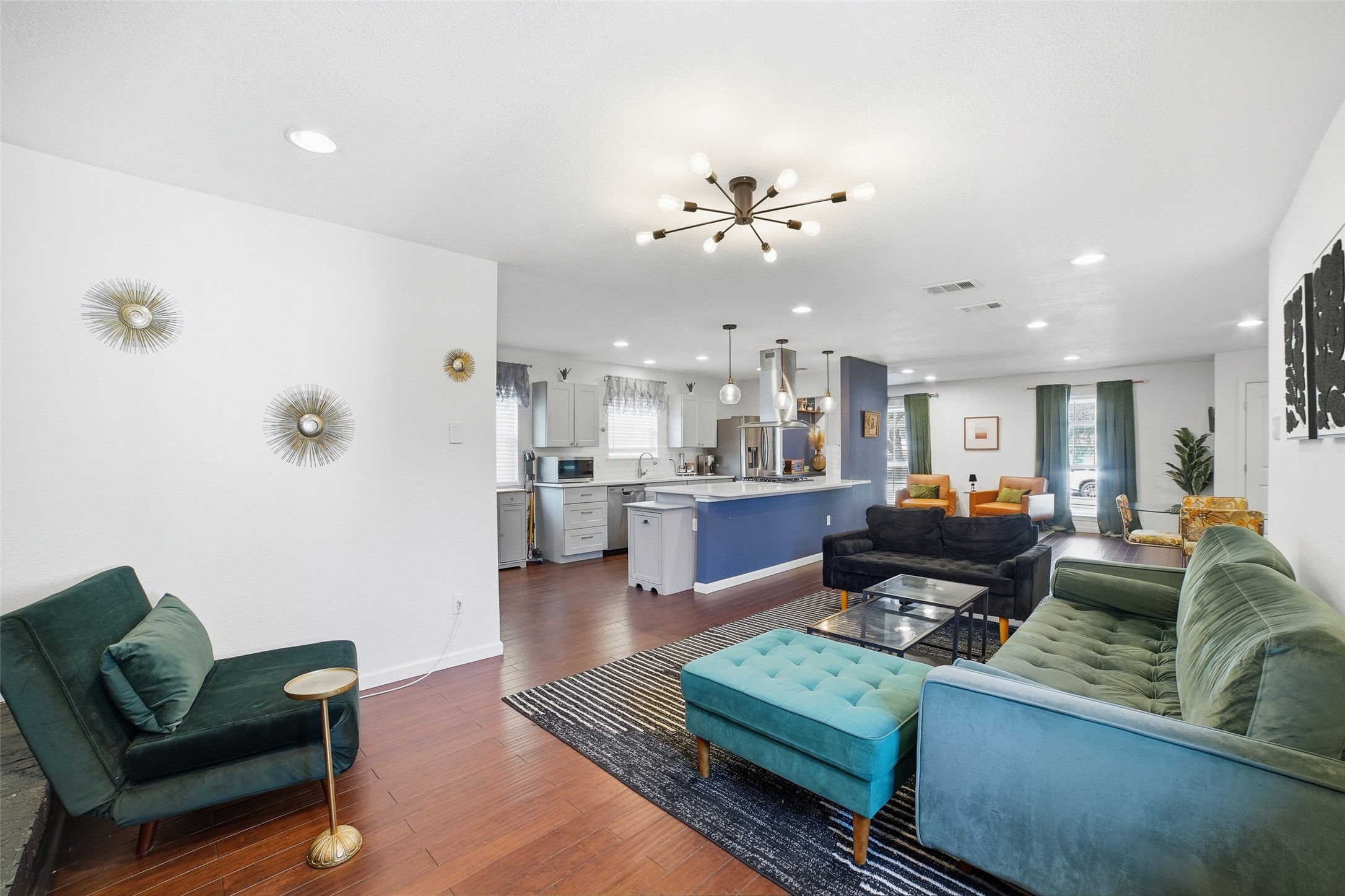 8142 Clear Springs Road Dallas TX 75240