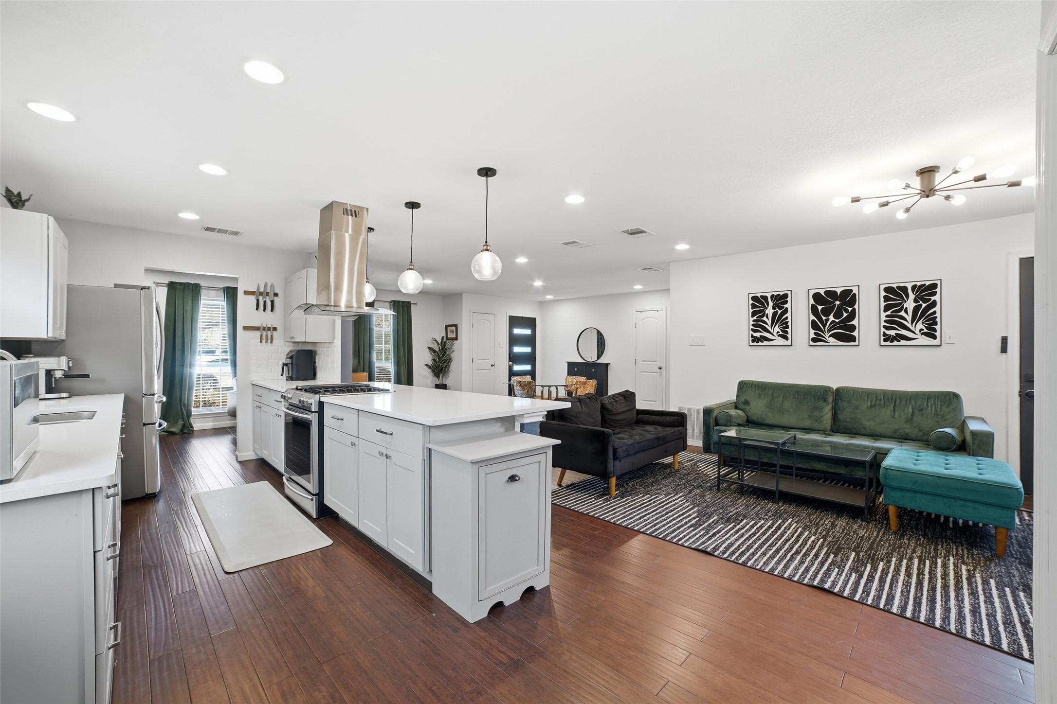 8142 Clear Springs Road Dallas TX 75240