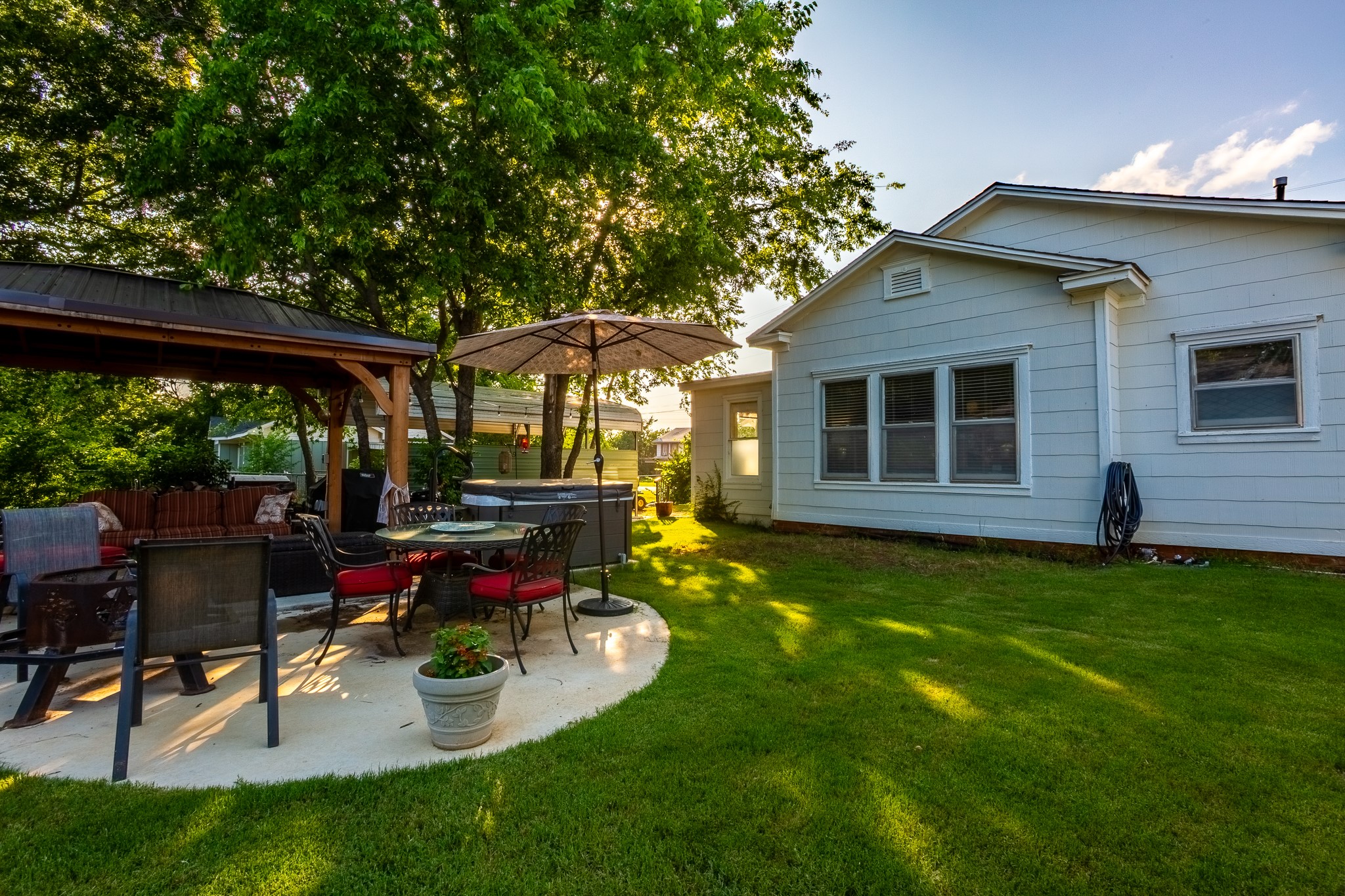 611 Grayson Street Nocona TX 76255