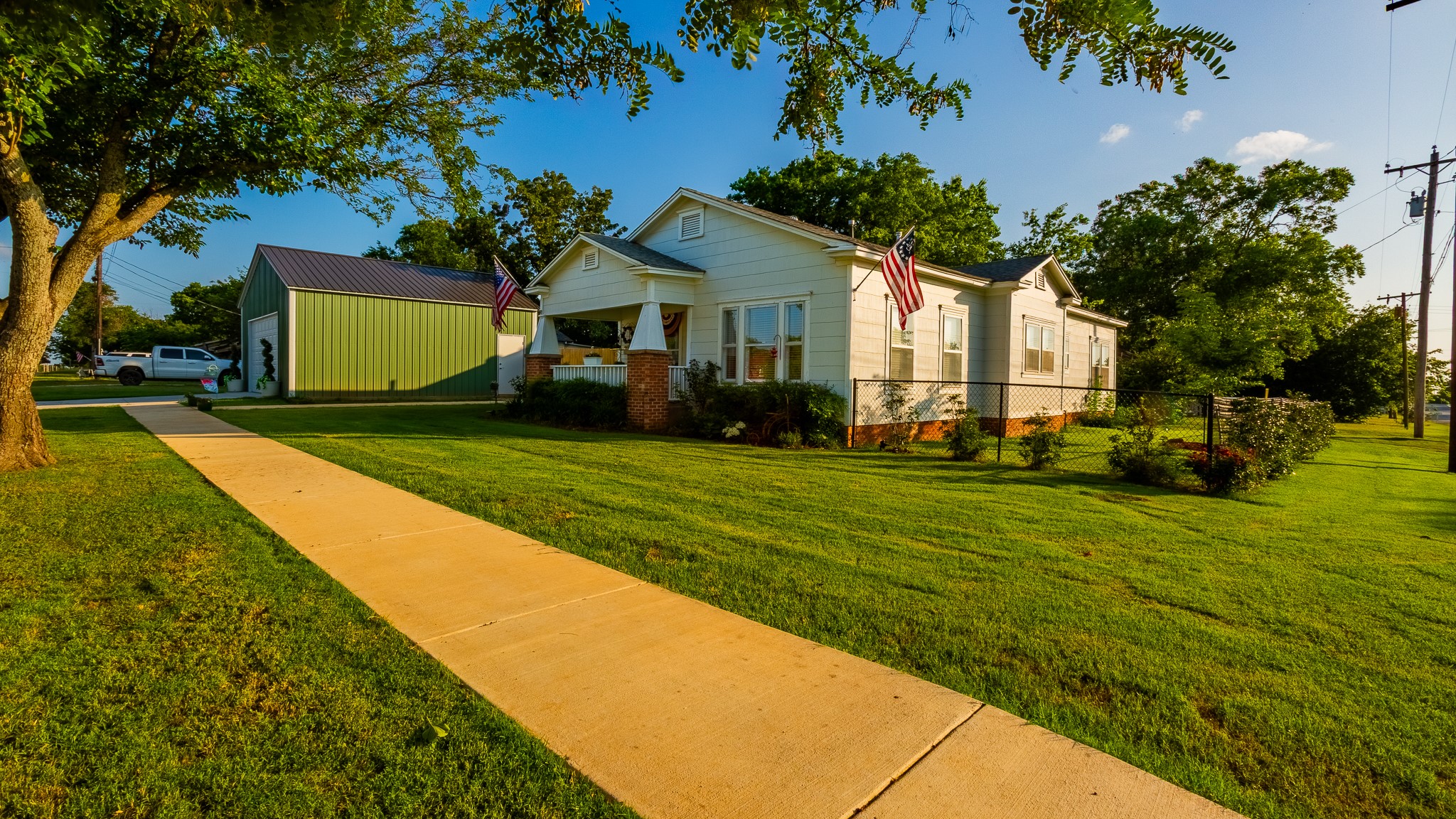 611 Grayson Street Nocona TX 76255