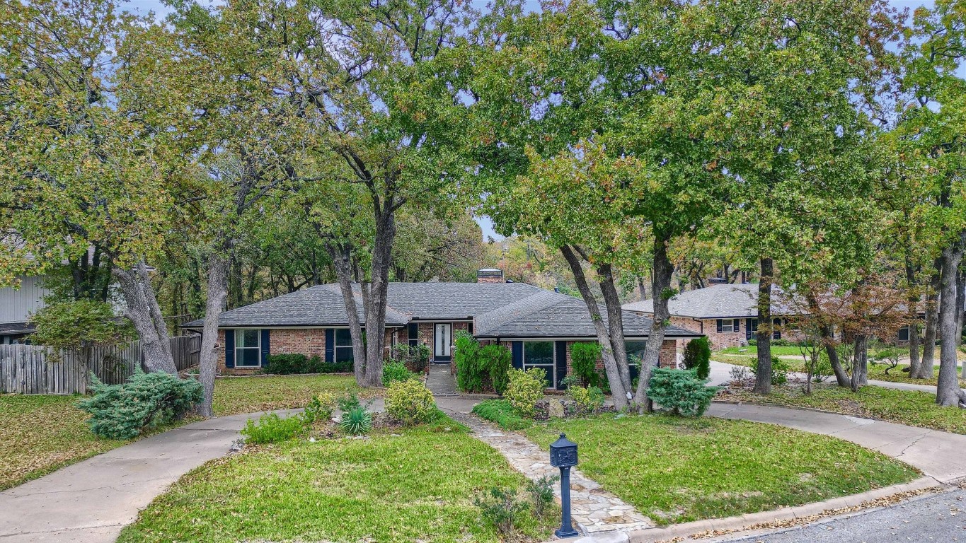 2401 Canyon Creek Drive Sherman TX 75092