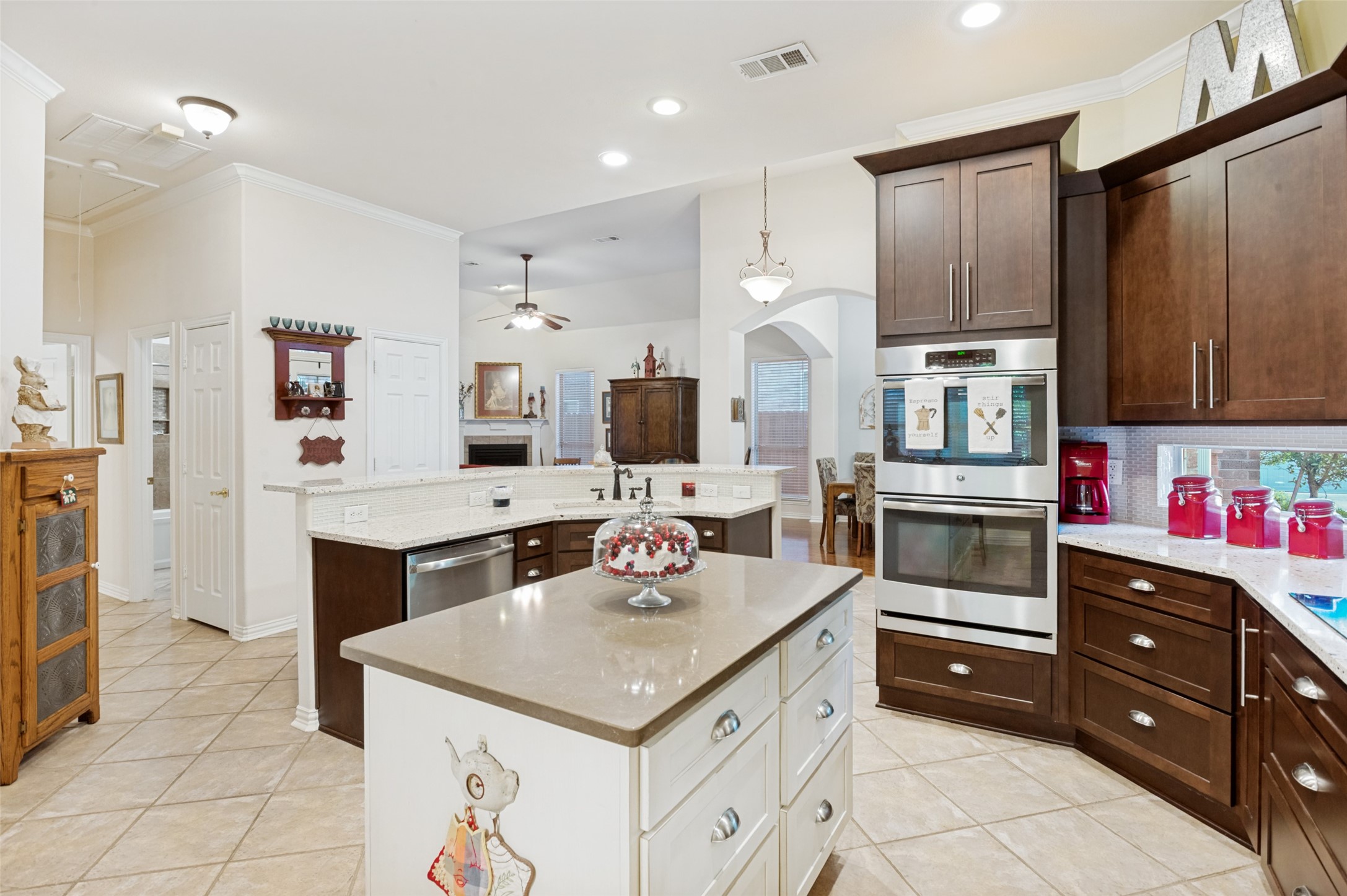 412 Hideaway Court Euless TX 76039