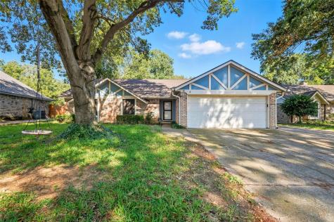3422 Dovecreek Drive Arlington TX 76016