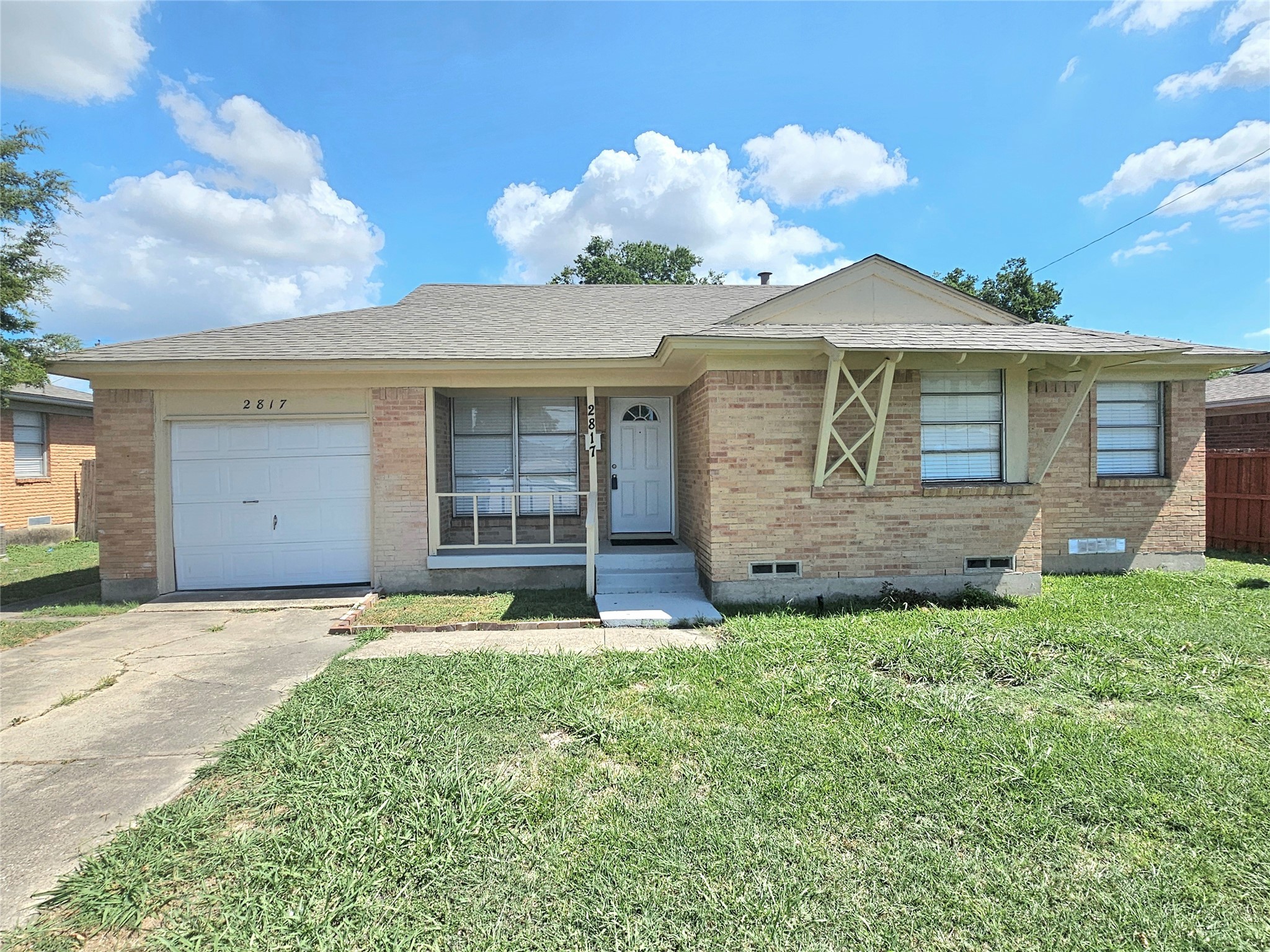 2817 W Walnut Street Garland TX 75042