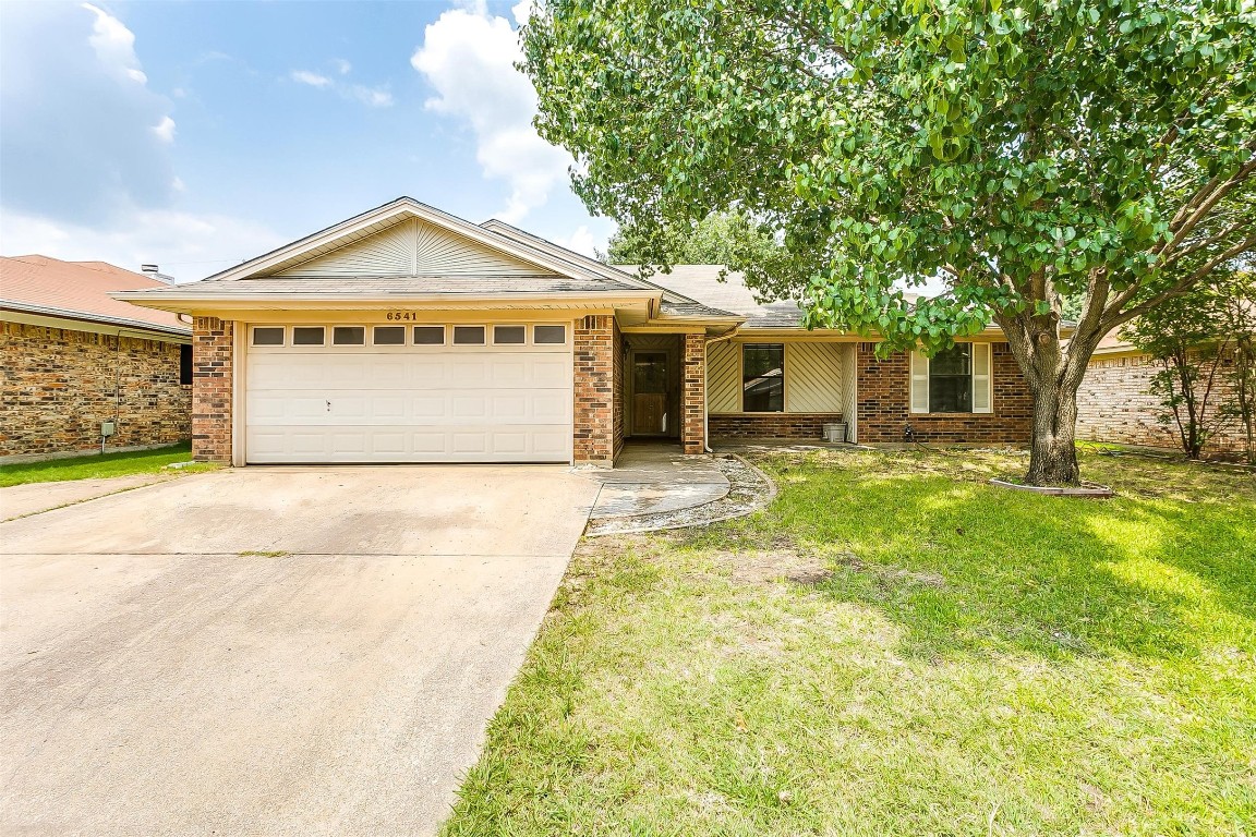 6541 High Lawn Terrace Watauga TX 76148