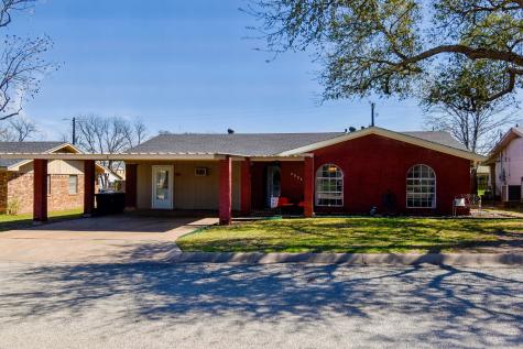 2005 S Pine Street Brady TX 76825