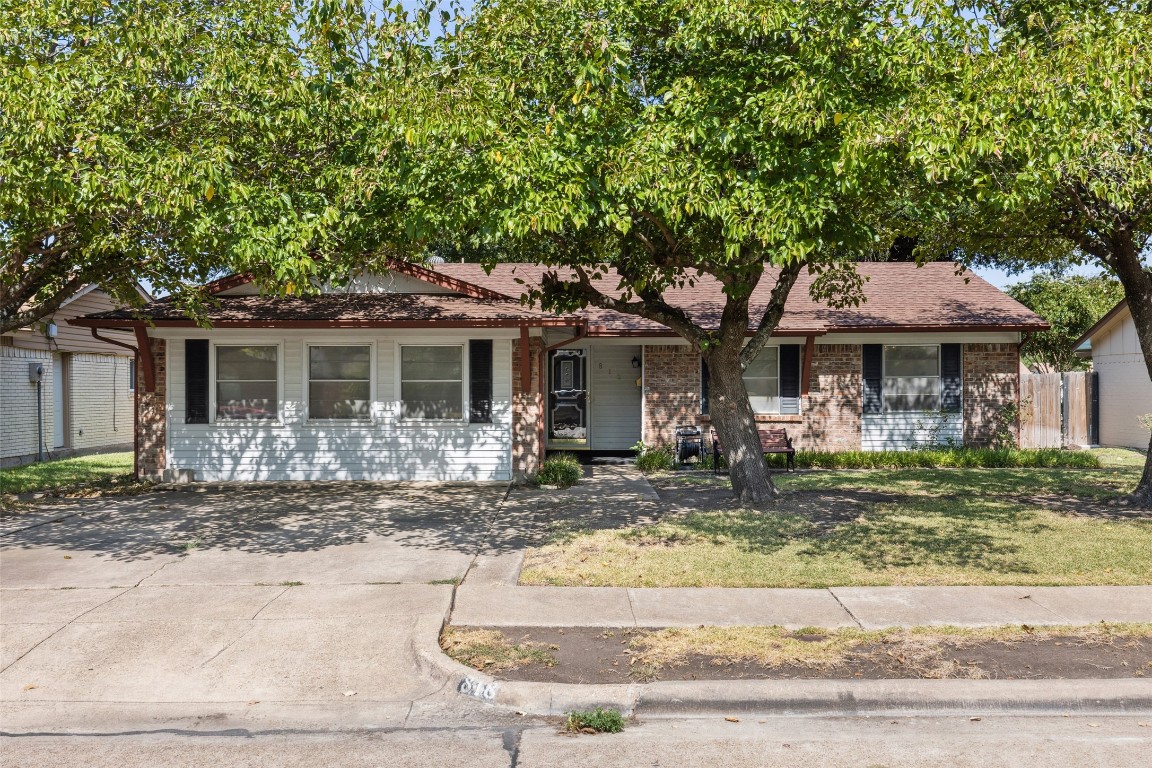 818 Brookshire Circle Garland TX 75043