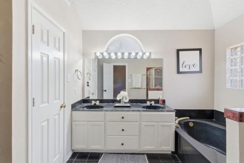 705 Oak Park Drive Azle TX 76020