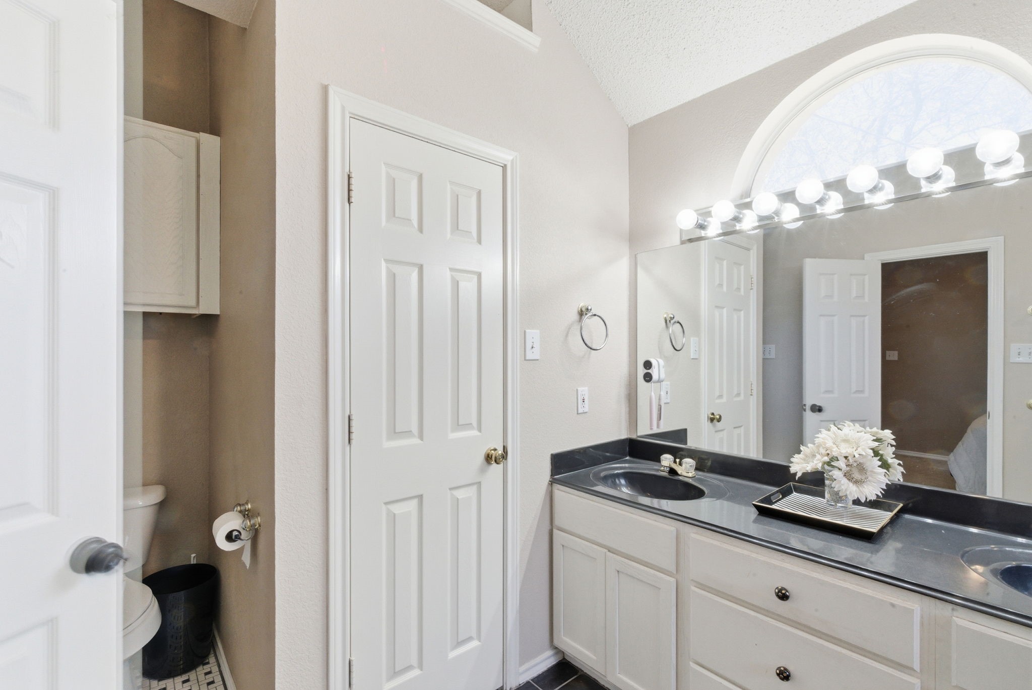 705 Oak Park Drive Azle TX 76020