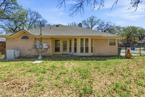705 Oak Park Drive Azle TX 76020