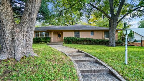 10422 Vinemont Street Dallas TX 75218