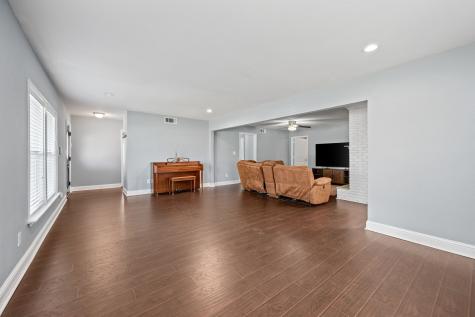904 Treasure Road Garland TX 75041