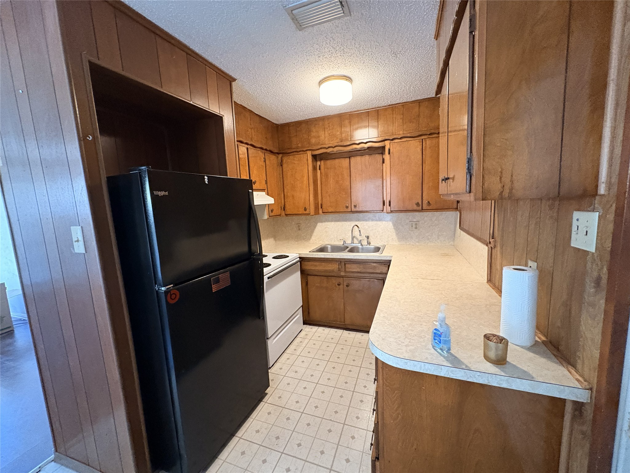 1829 S Center Street Denison TX 75021