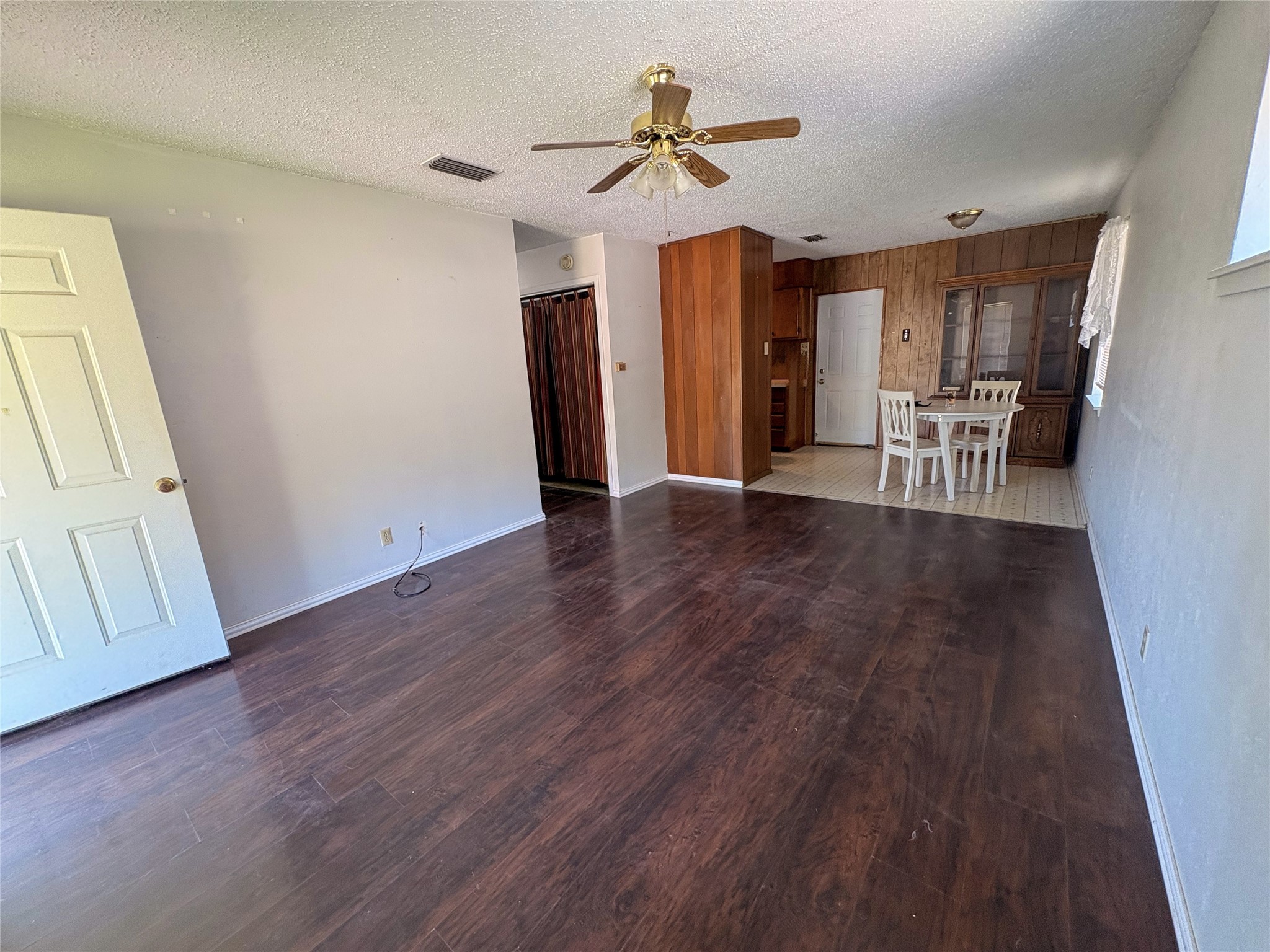 1829 S Center Street Denison TX 75021