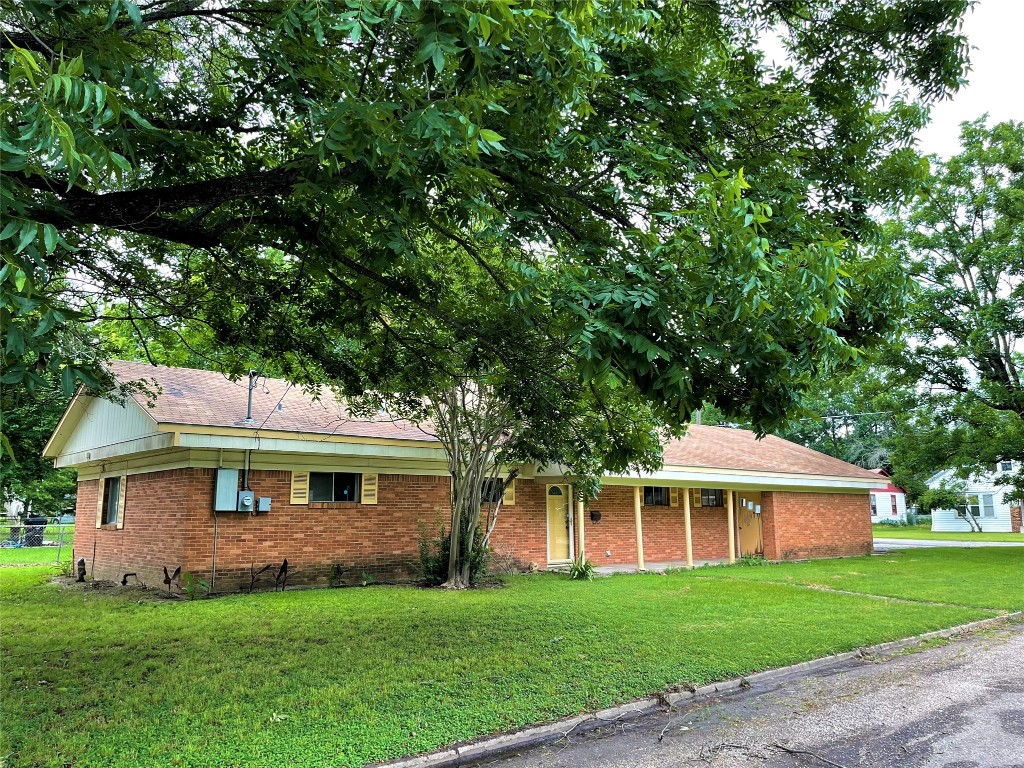 701 Poplar Street Teague TX 75860
