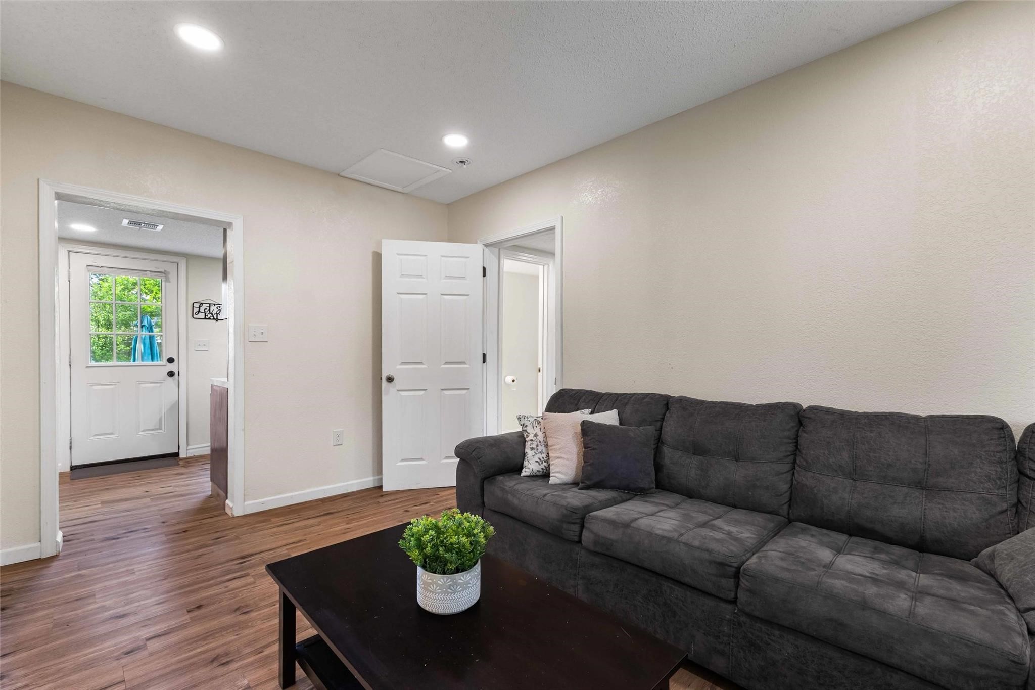 1126 W 7th Street Mcgregor TX 76657