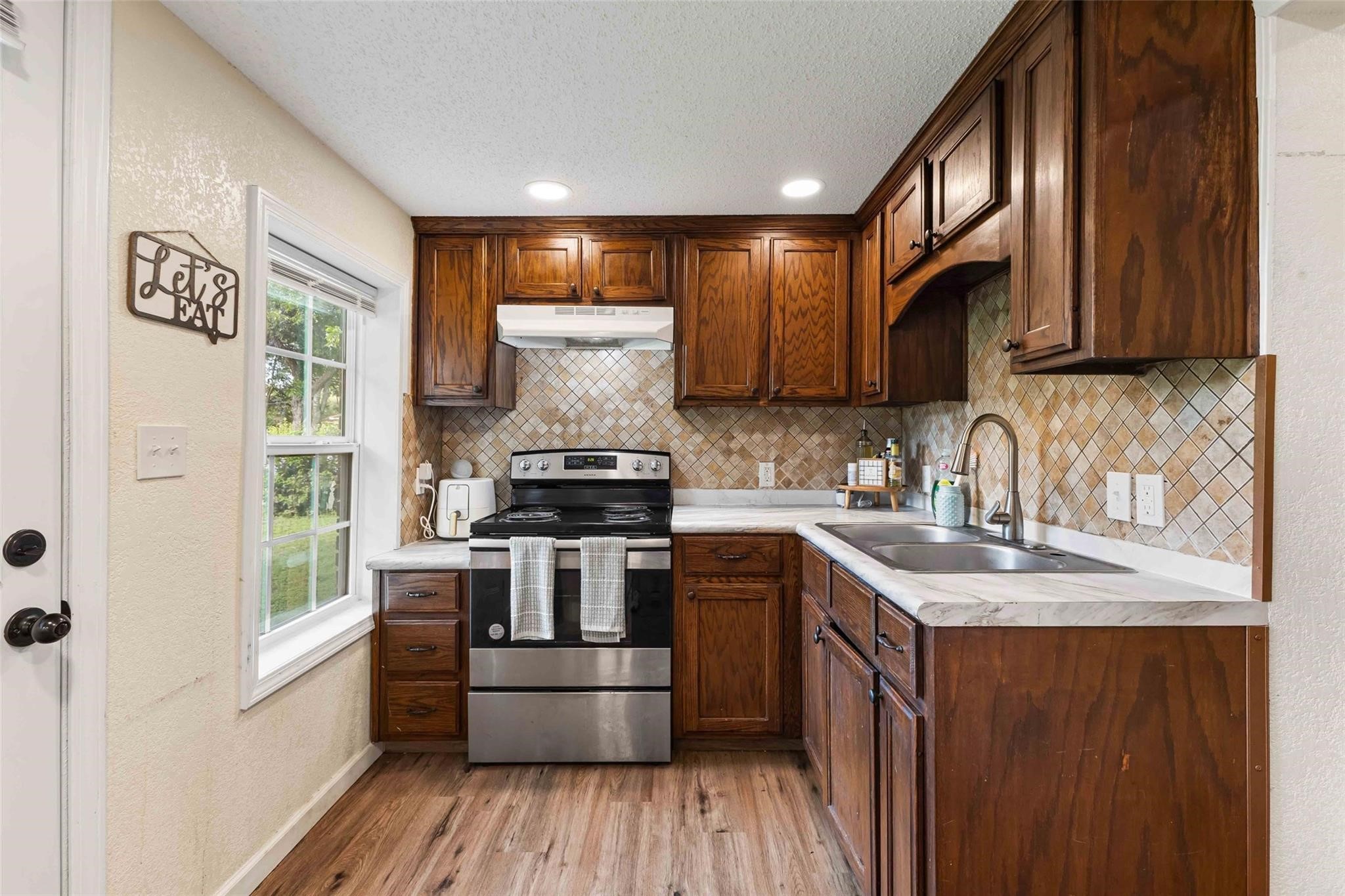 1126 W 7th Street Mcgregor TX 76657
