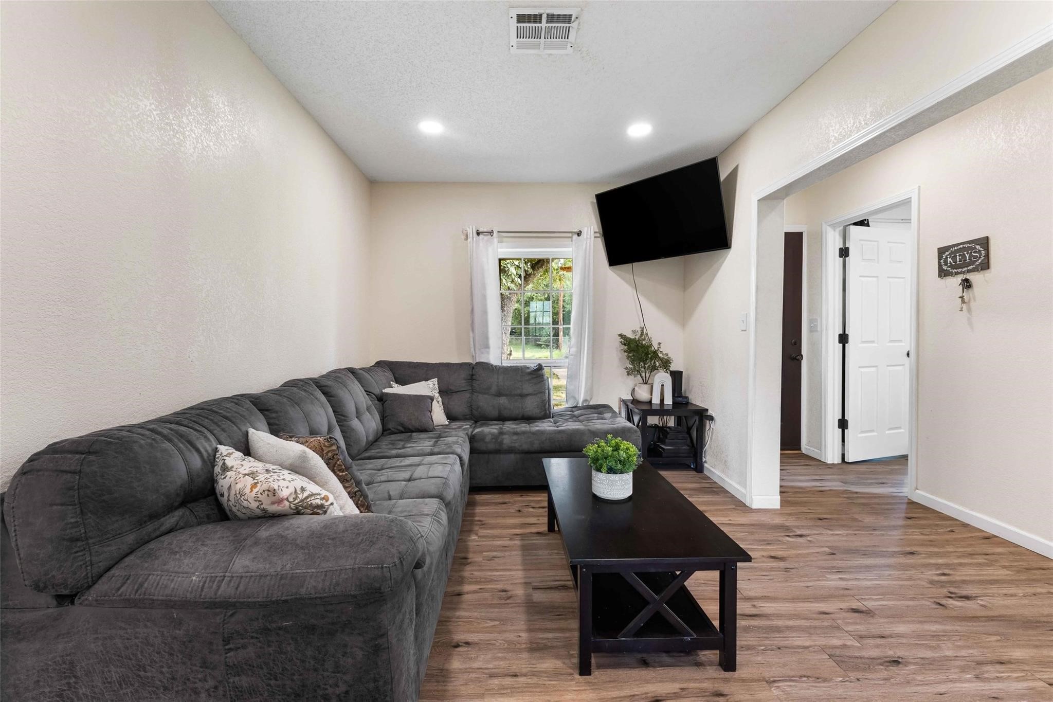 1126 W 7th Street Mcgregor TX 76657