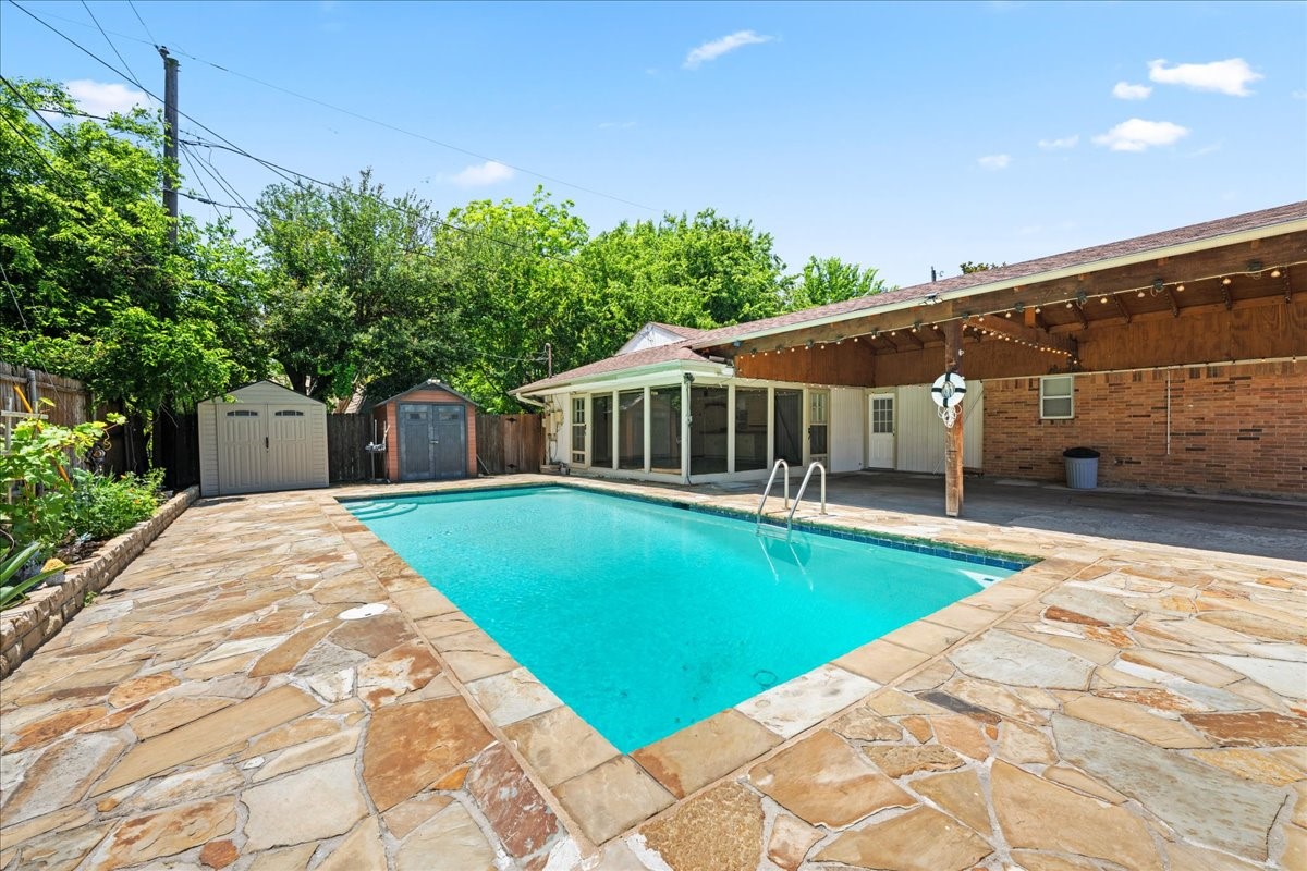 2400 Douglas Avenue Irving TX 75062