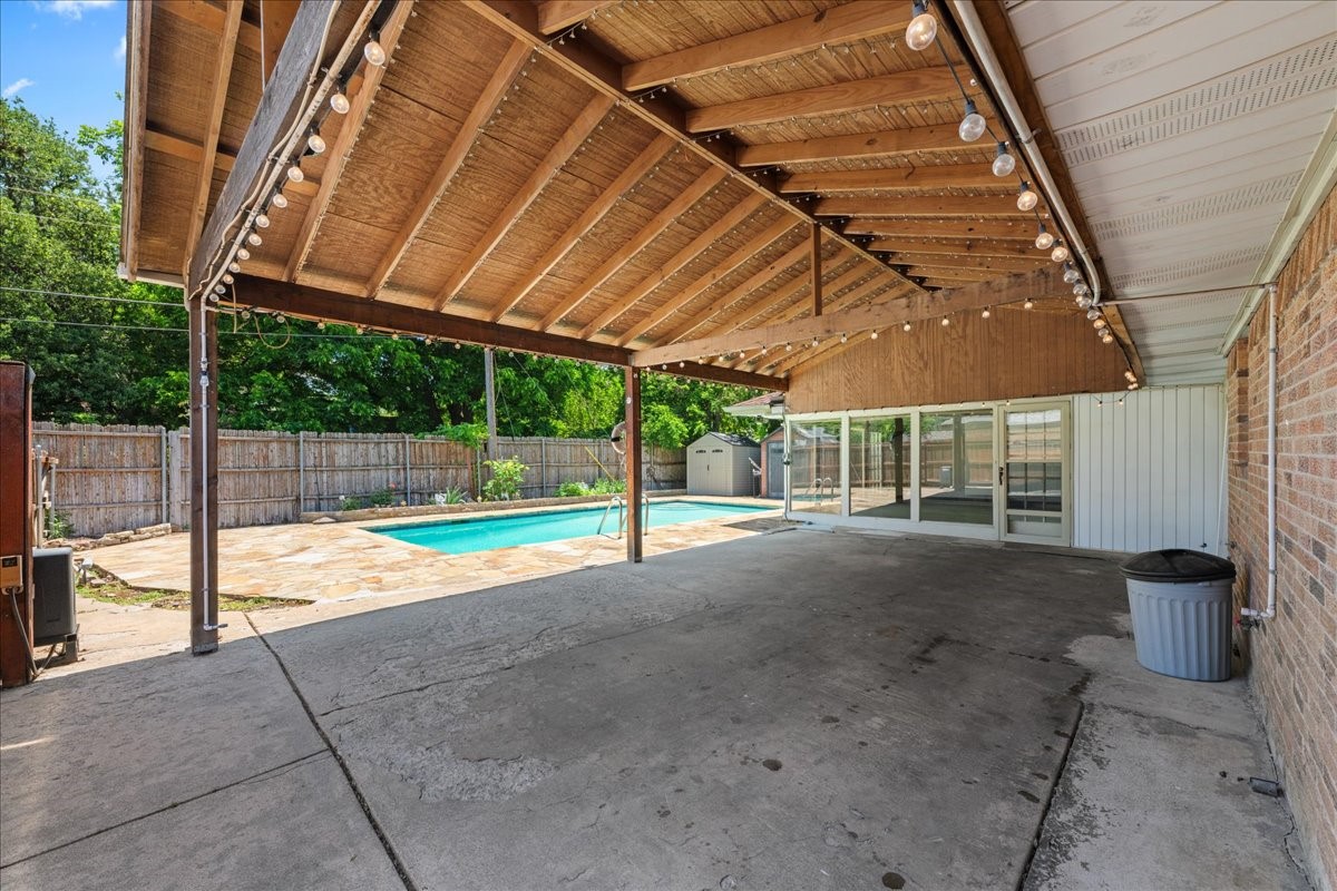 2400 Douglas Avenue Irving TX 75062