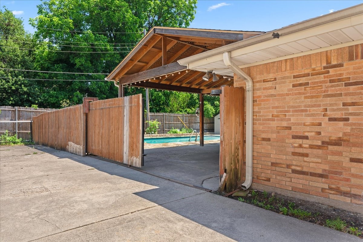 2400 Douglas Avenue Irving TX 75062