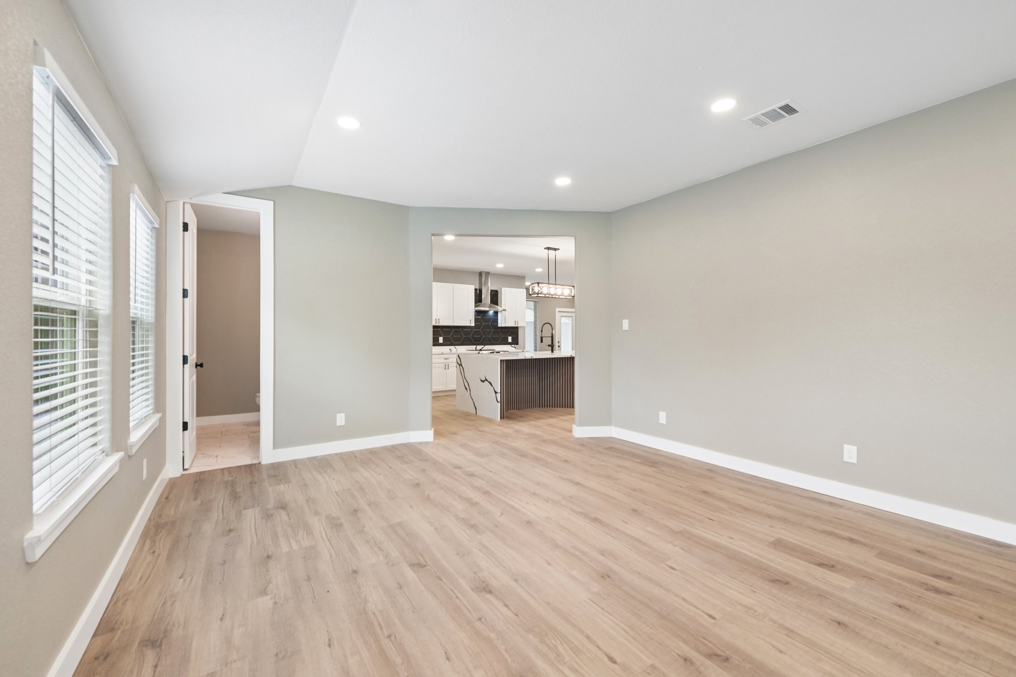 3337 Whirlaway Road Dallas TX 75229