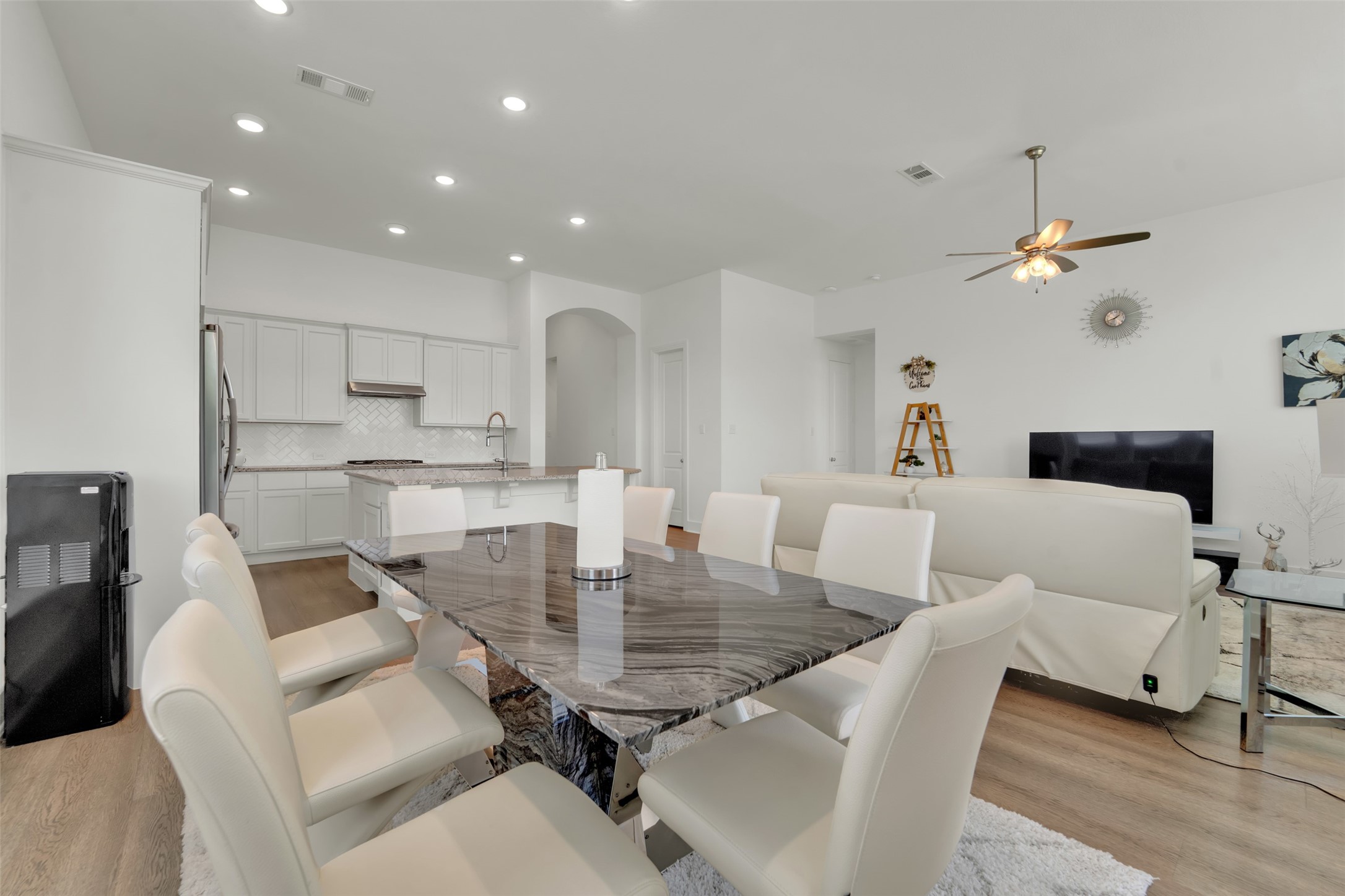1824 Leo Drive Van Alstyne TX 75495