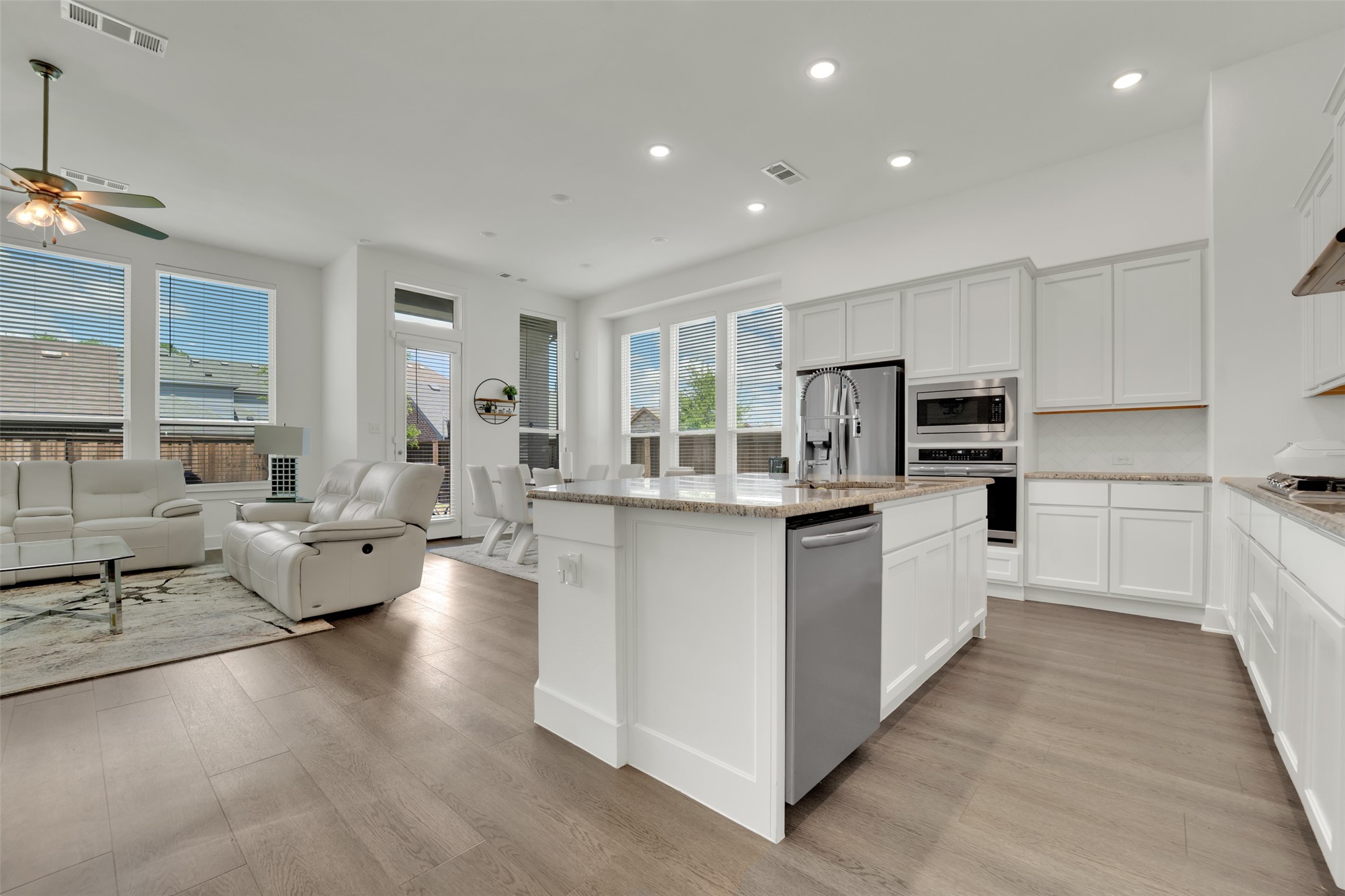 1824 Leo Drive Van Alstyne TX 75495