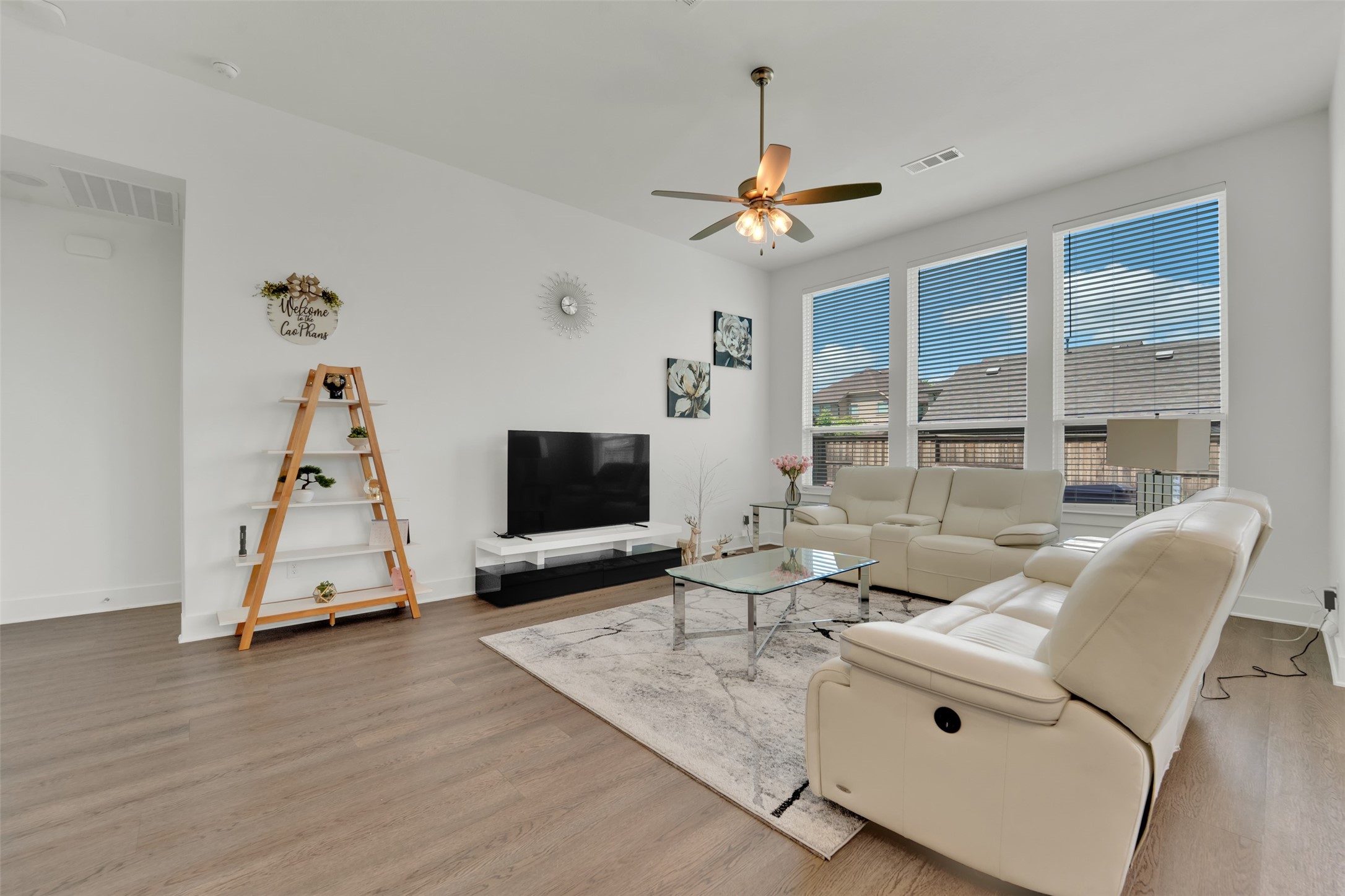 1824 Leo Drive Van Alstyne TX 75495
