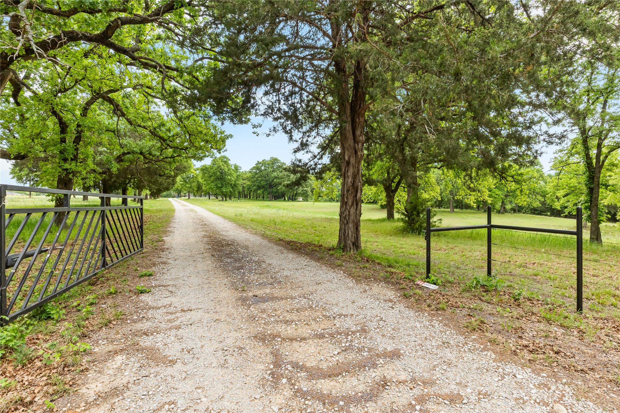 104 Private Road 4757 Rhome TX 76078