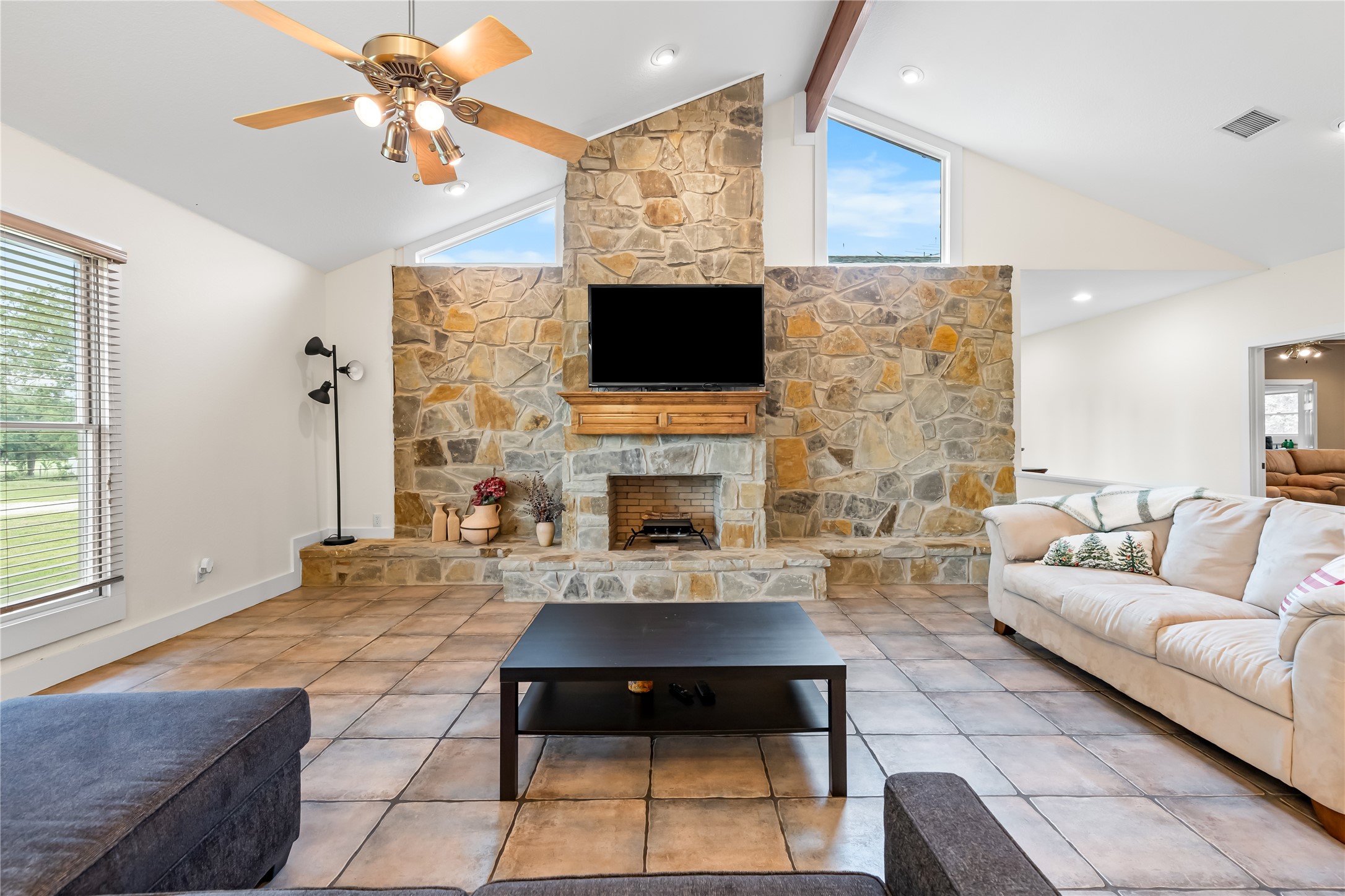 104 Private Road 4757 Rhome TX 76078