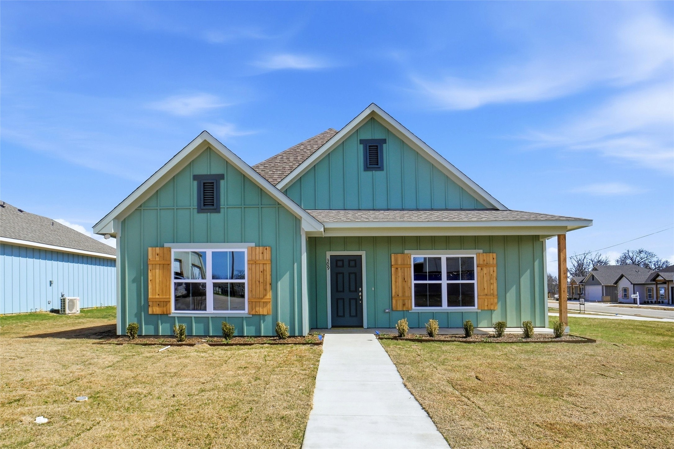 309 Railroad Avenue Sanger TX 76266
