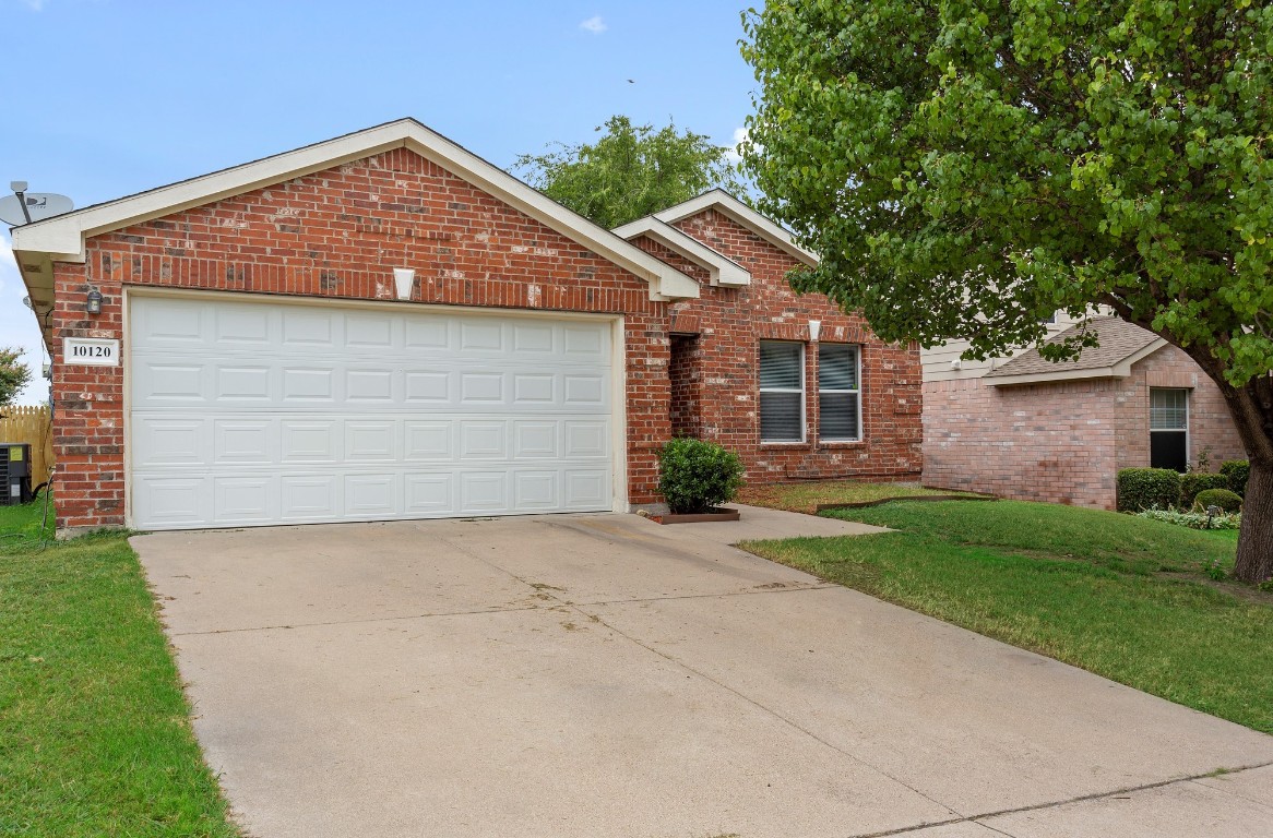 10120 Cougar Trail Fort Worth TX 76108