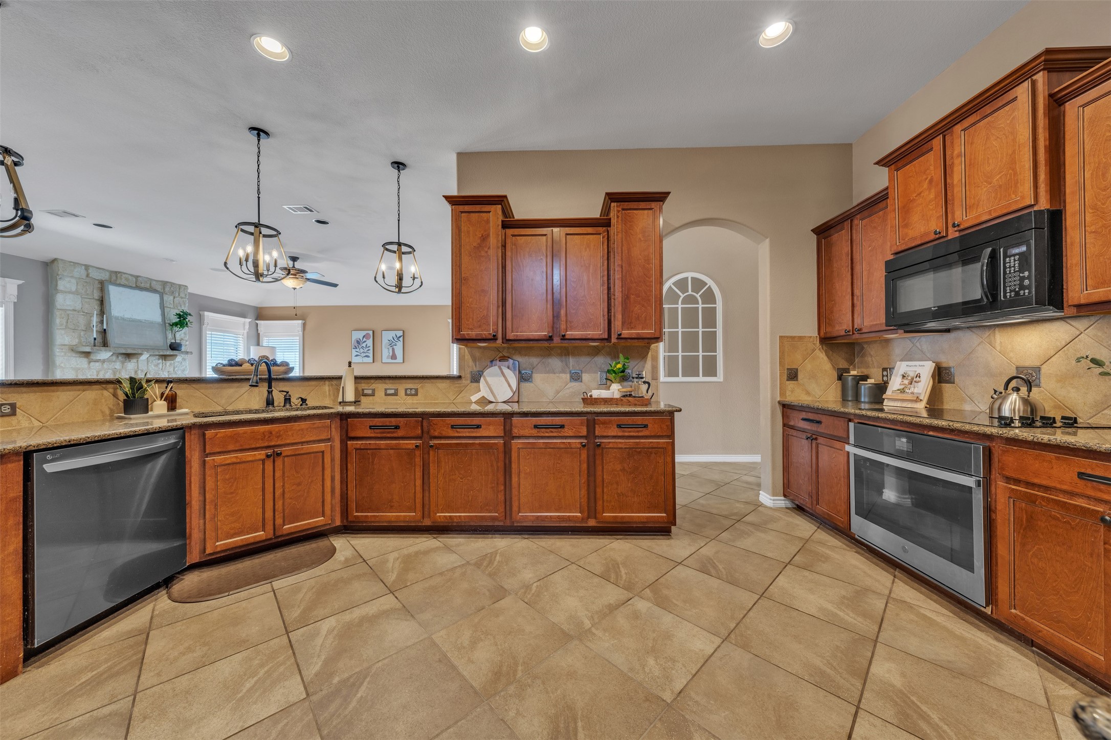 2168 Liriope Lane Waxahachie TX 75165