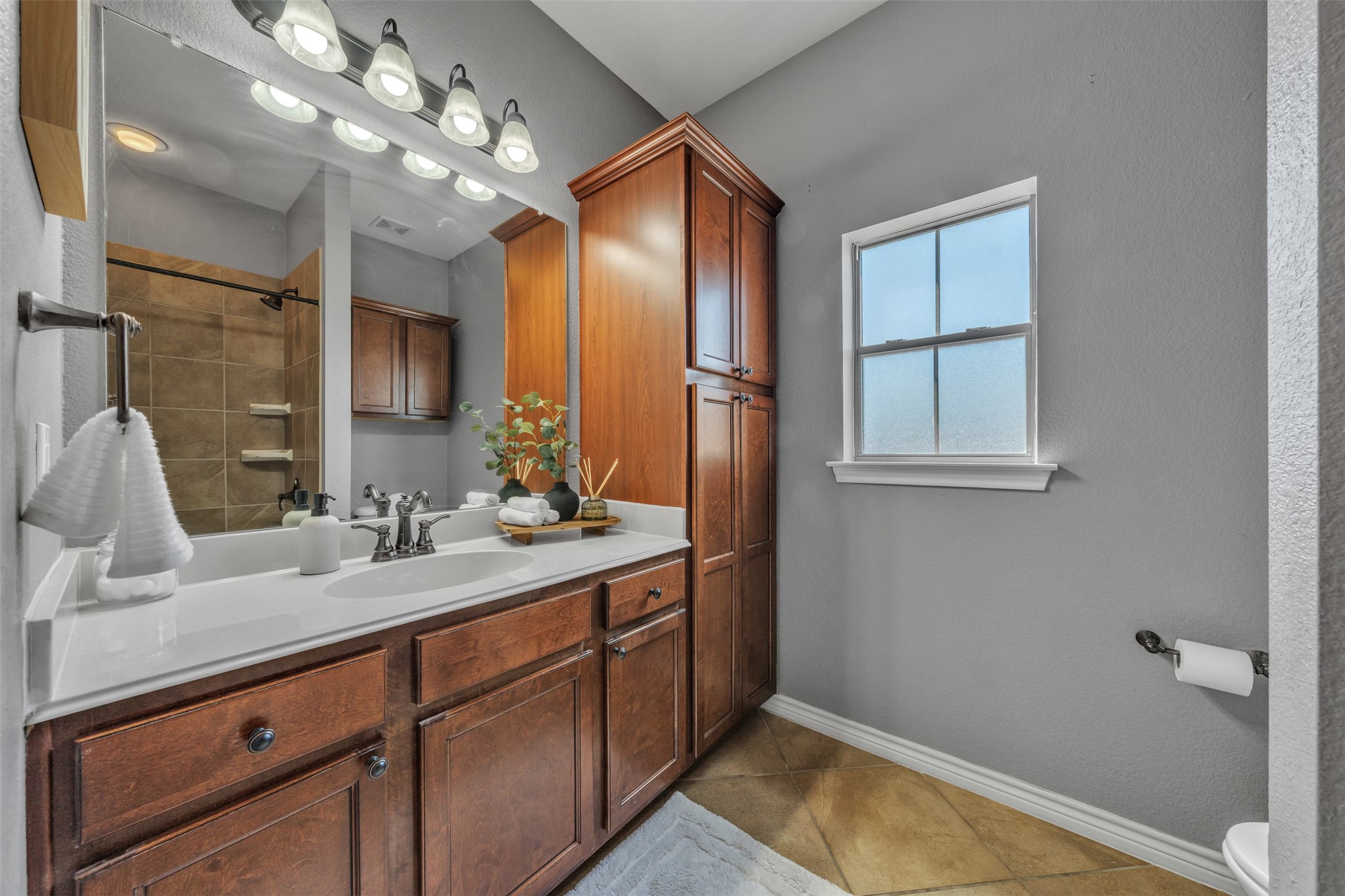 2168 Liriope Lane Waxahachie TX 75165