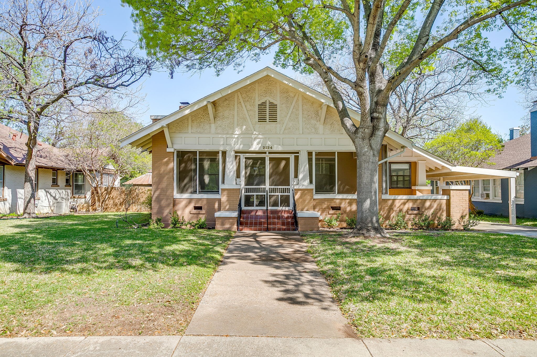 2124 Weatherbee Street Fort Worth TX 76110