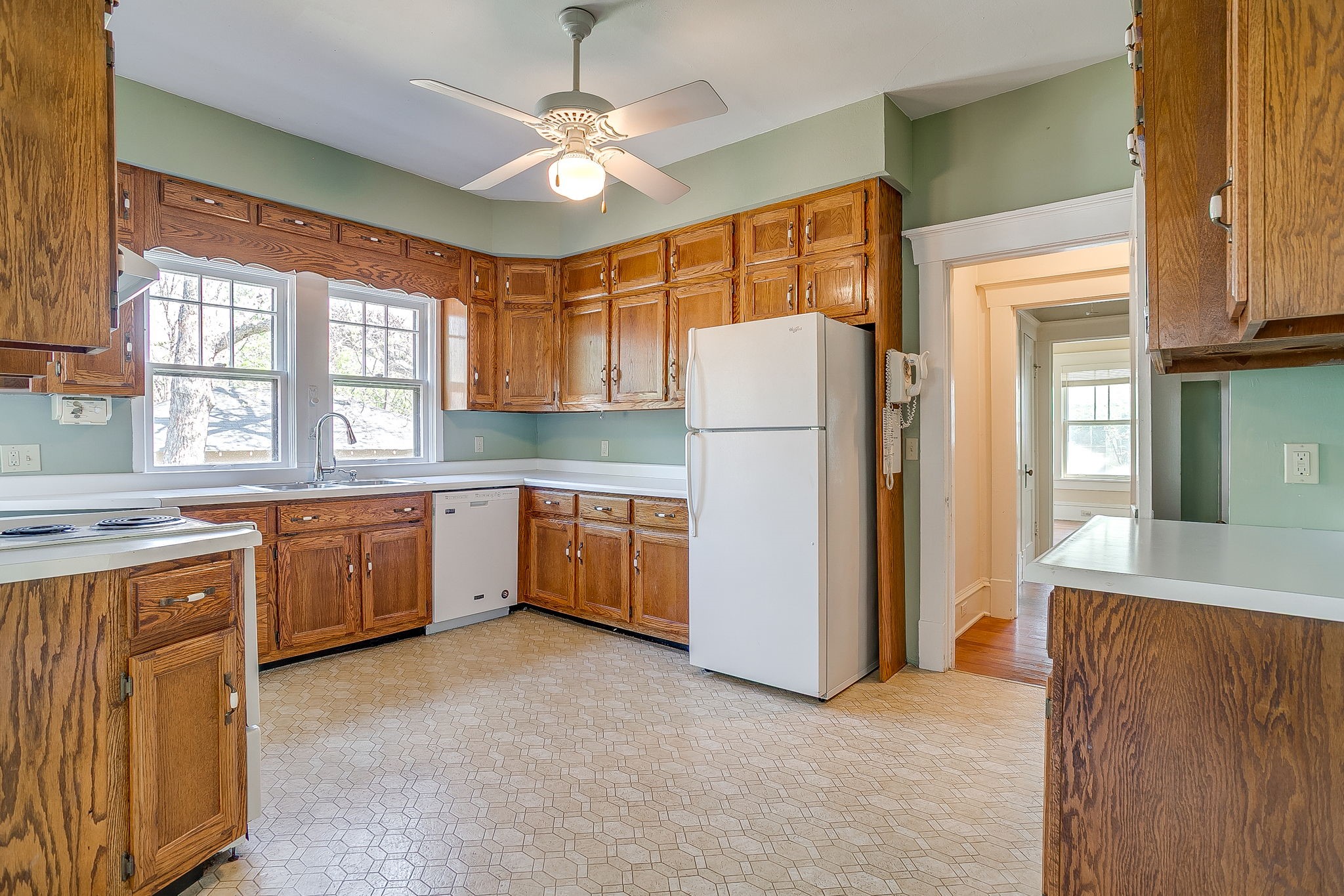 2124 Weatherbee Street Fort Worth TX 76110