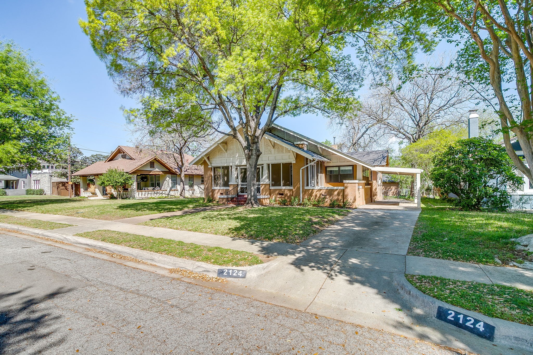 2124 Weatherbee Street Fort Worth TX 76110