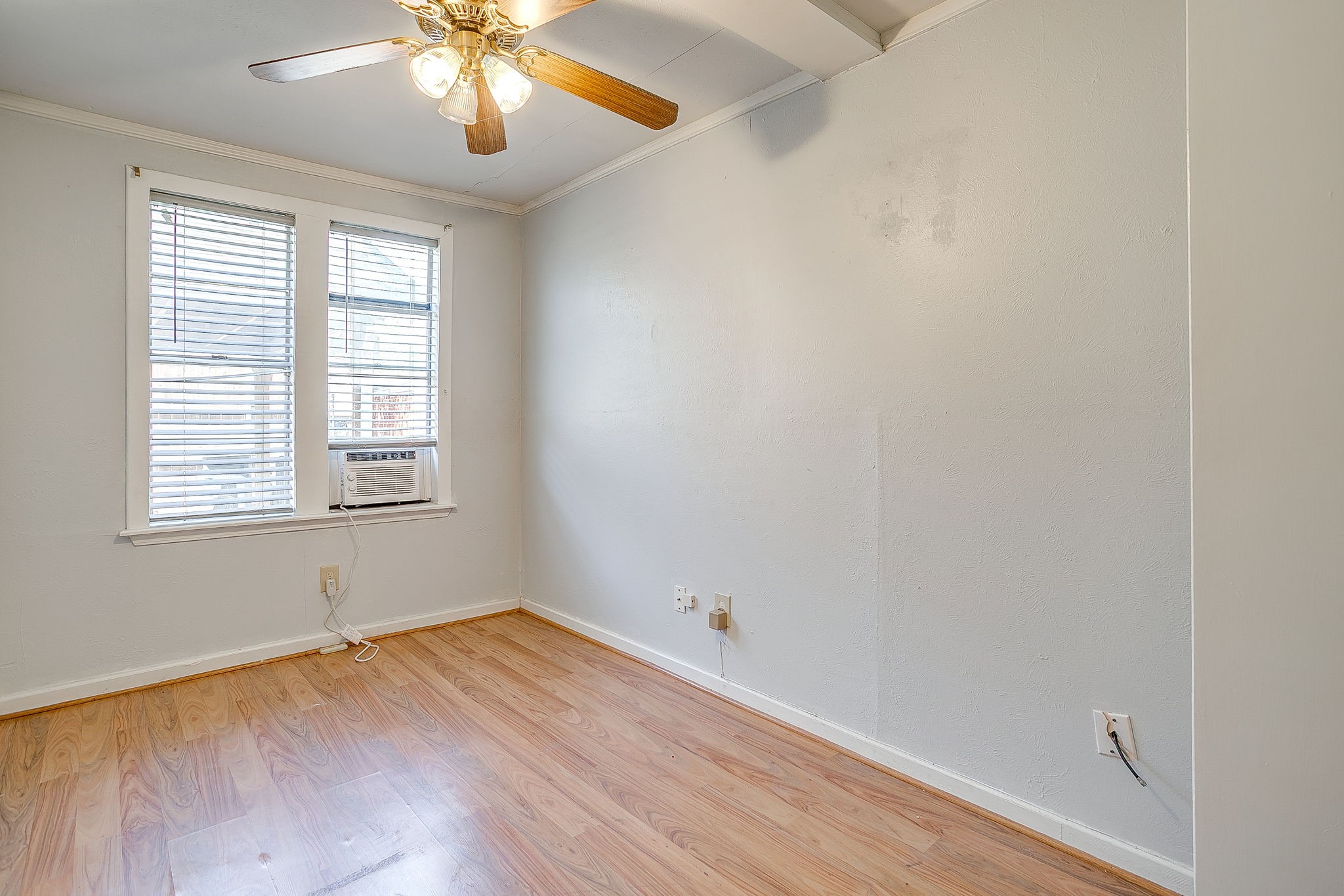 2124 Weatherbee Street Fort Worth TX 76110