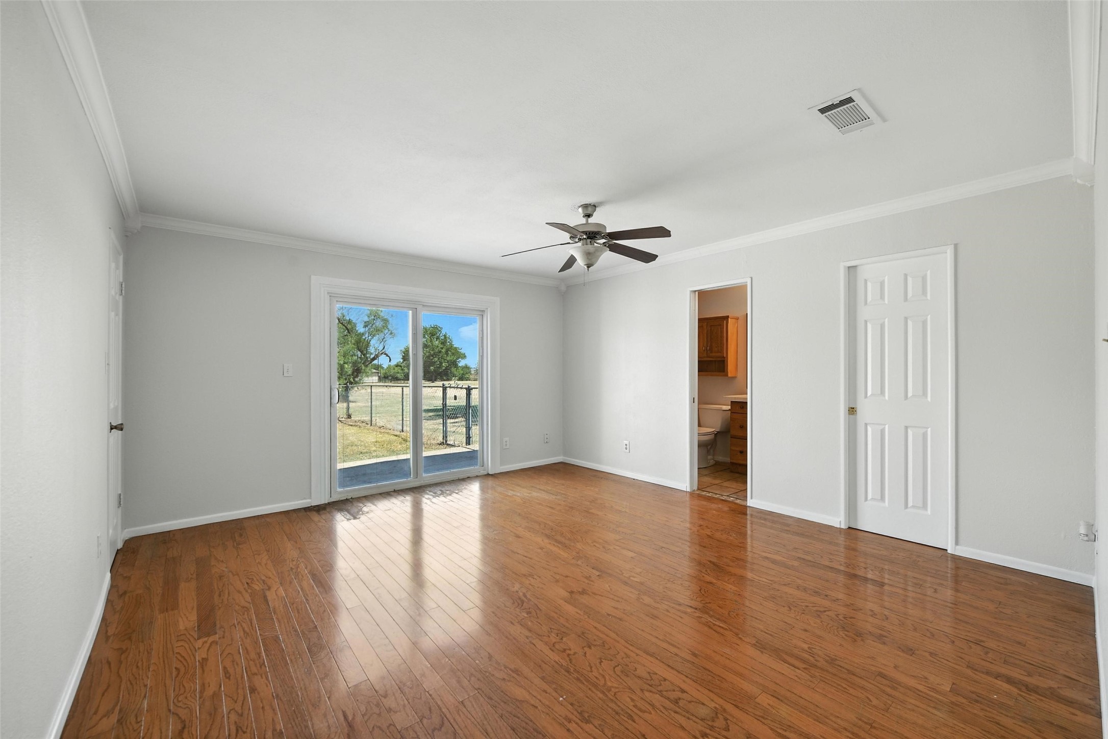 236 Half Moon Way Runaway Bay TX 76426