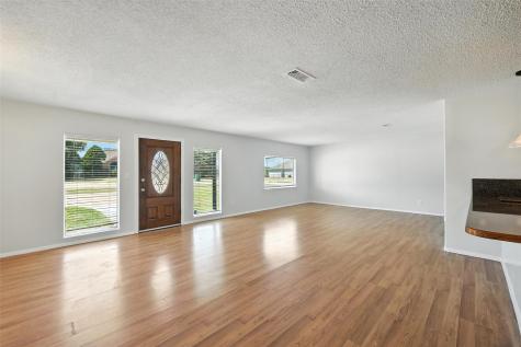 236 Half Moon Way Runaway Bay TX 76426