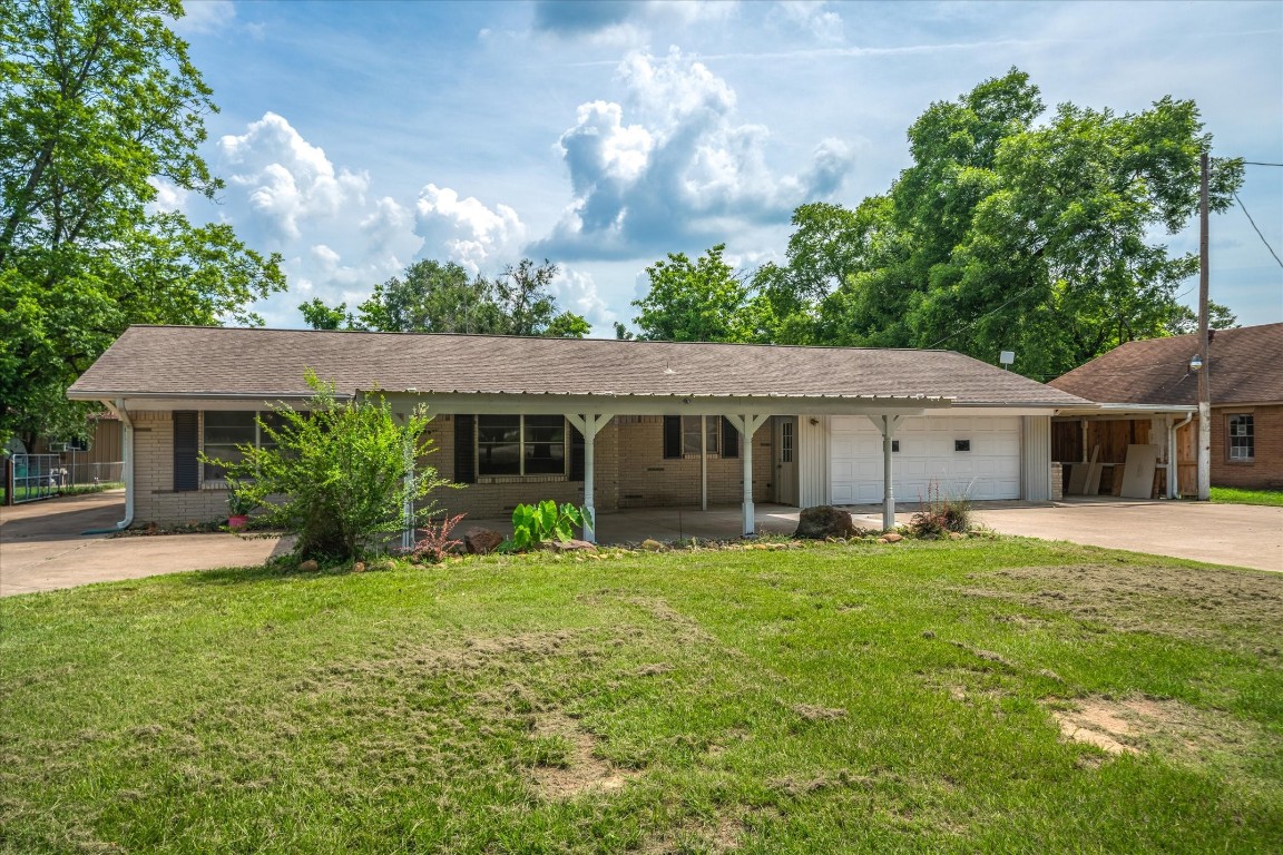 1709 W Frank Street Grand Saline TX 75140