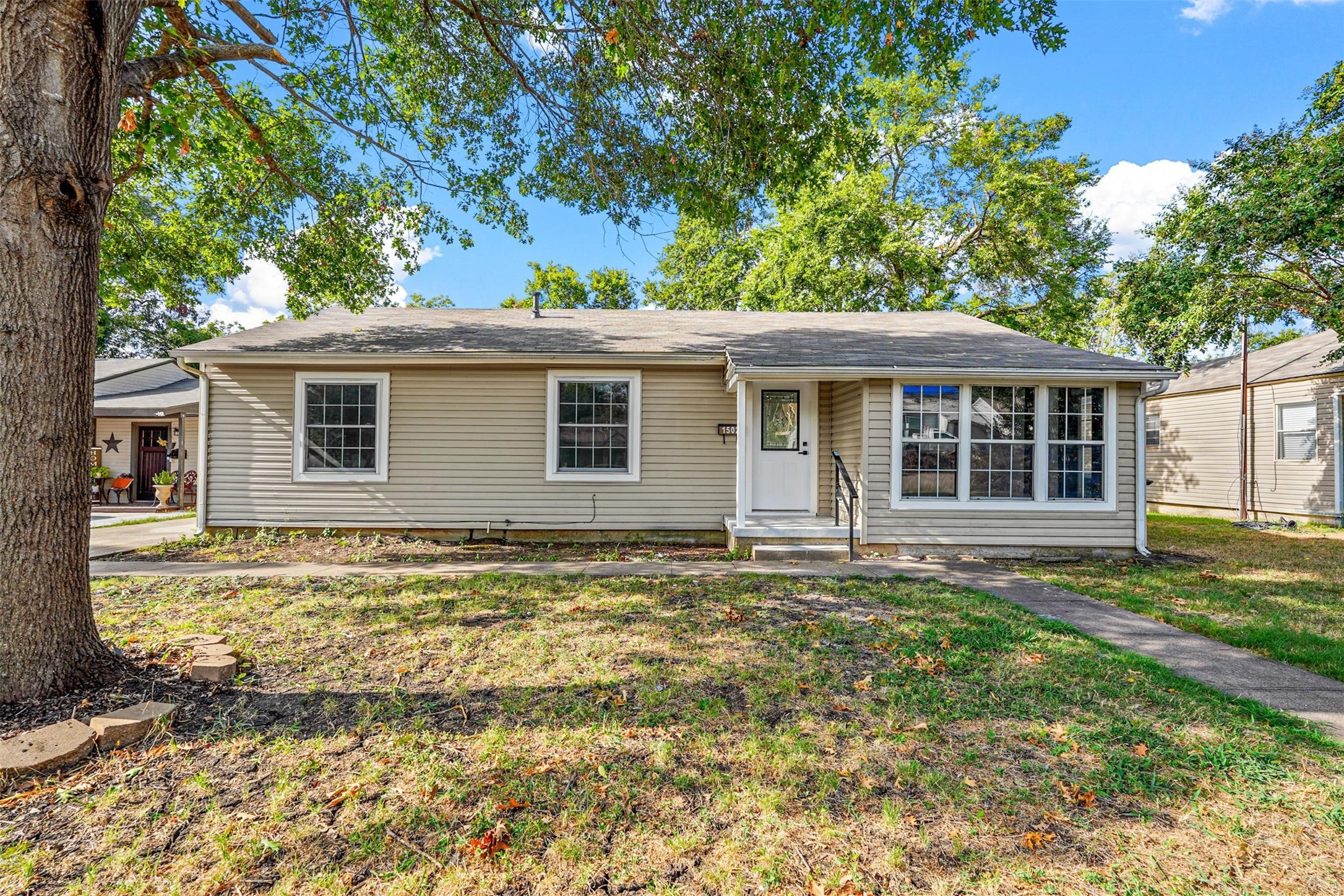 1502 James Drive Garland TX 75042