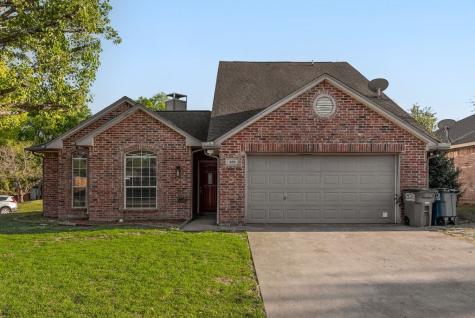 400 Buckskin Drive Red Oak TX 75154