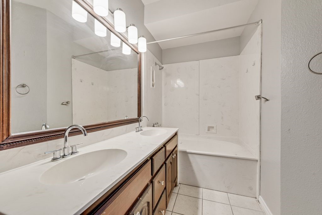 400 Buckskin Drive Red Oak TX 75154