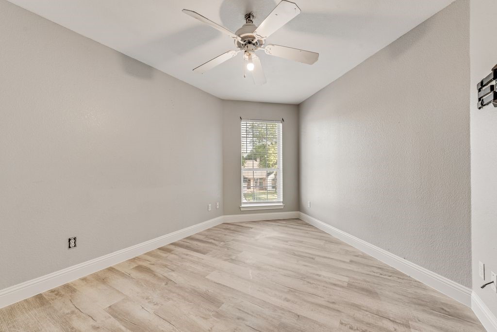 400 Buckskin Drive Red Oak TX 75154
